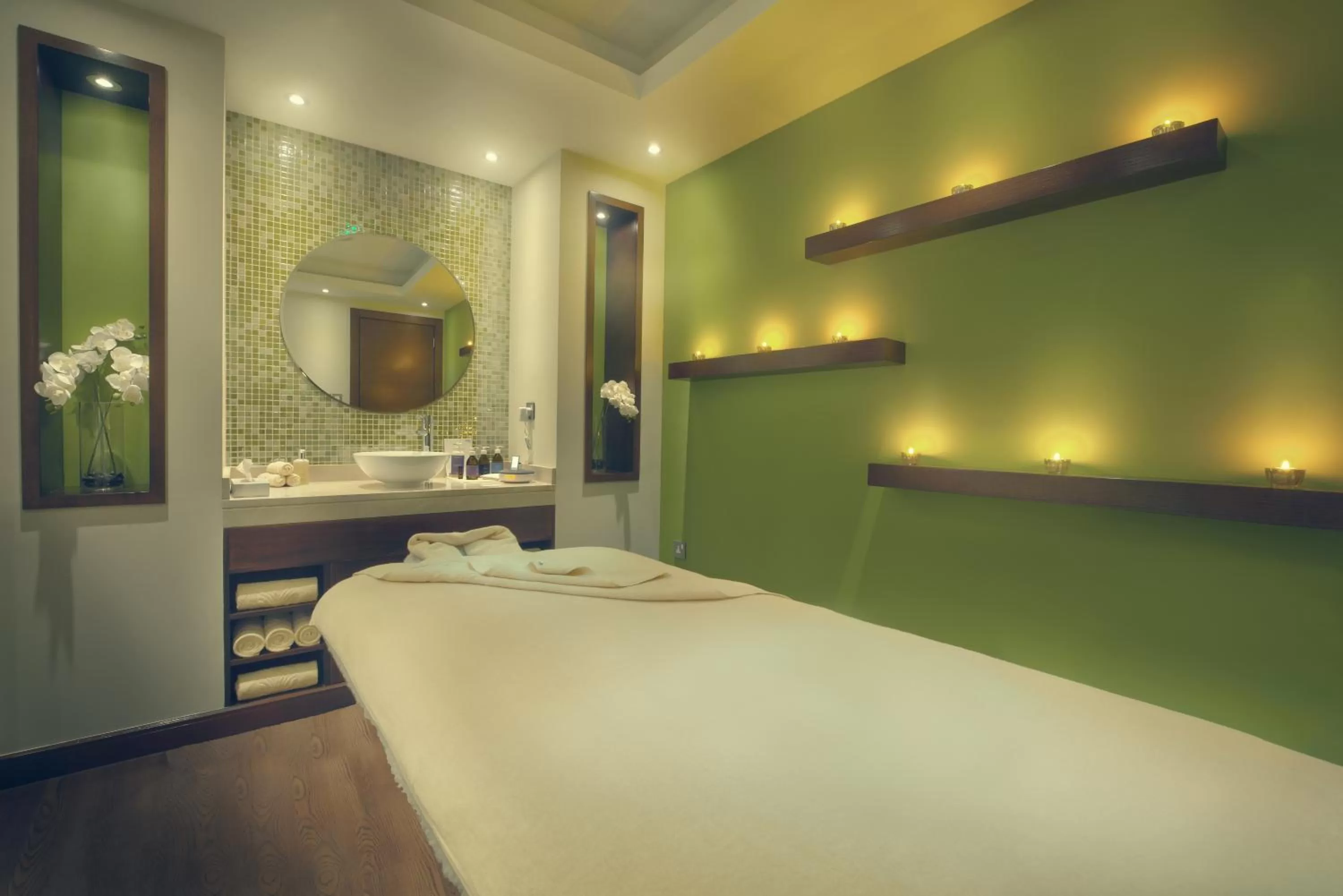 Massage, Bed in Khalidiya Palace Rayhaan by Rotana, Abu Dhabi