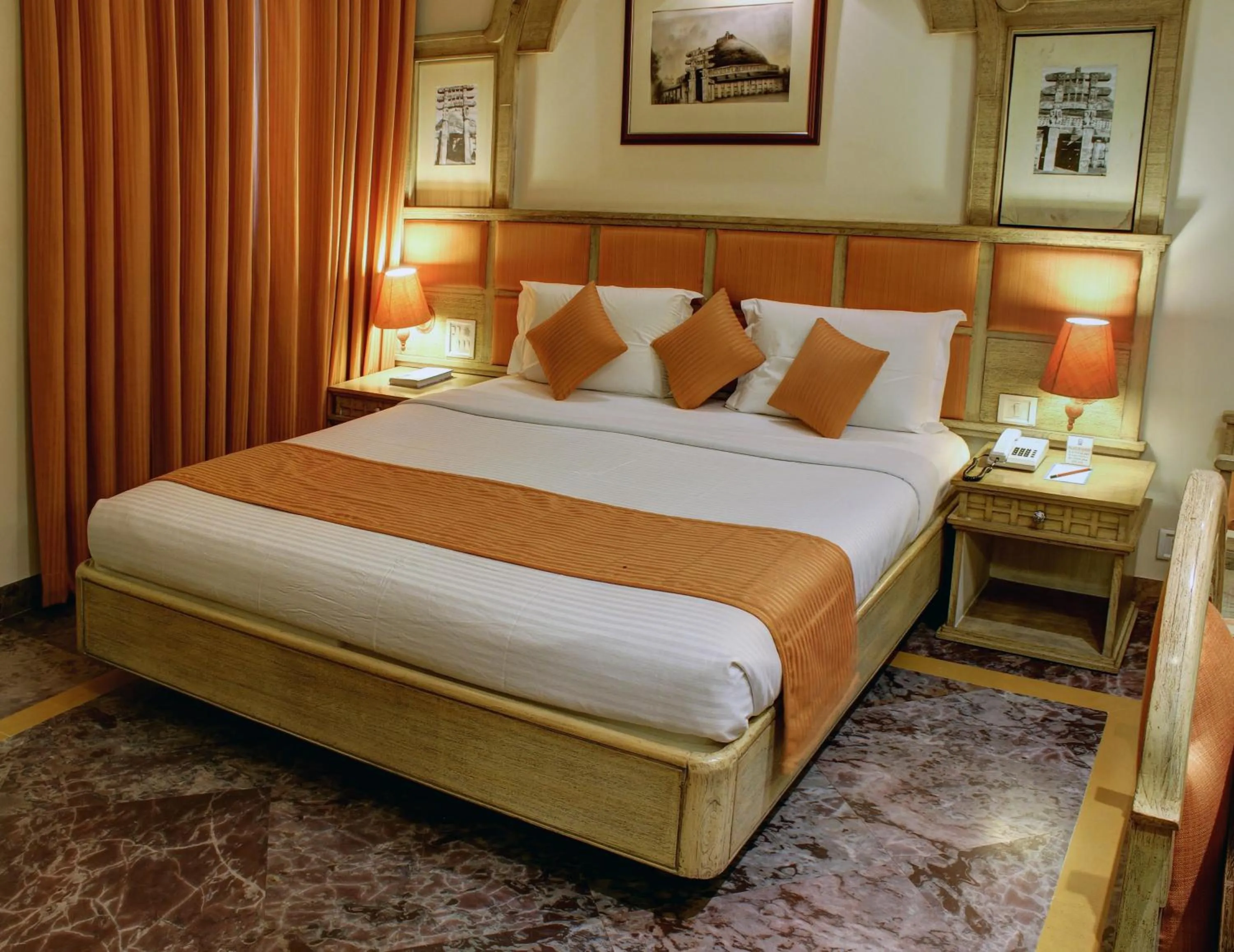 Bed in Palace On Ganges - Heritage Hotel