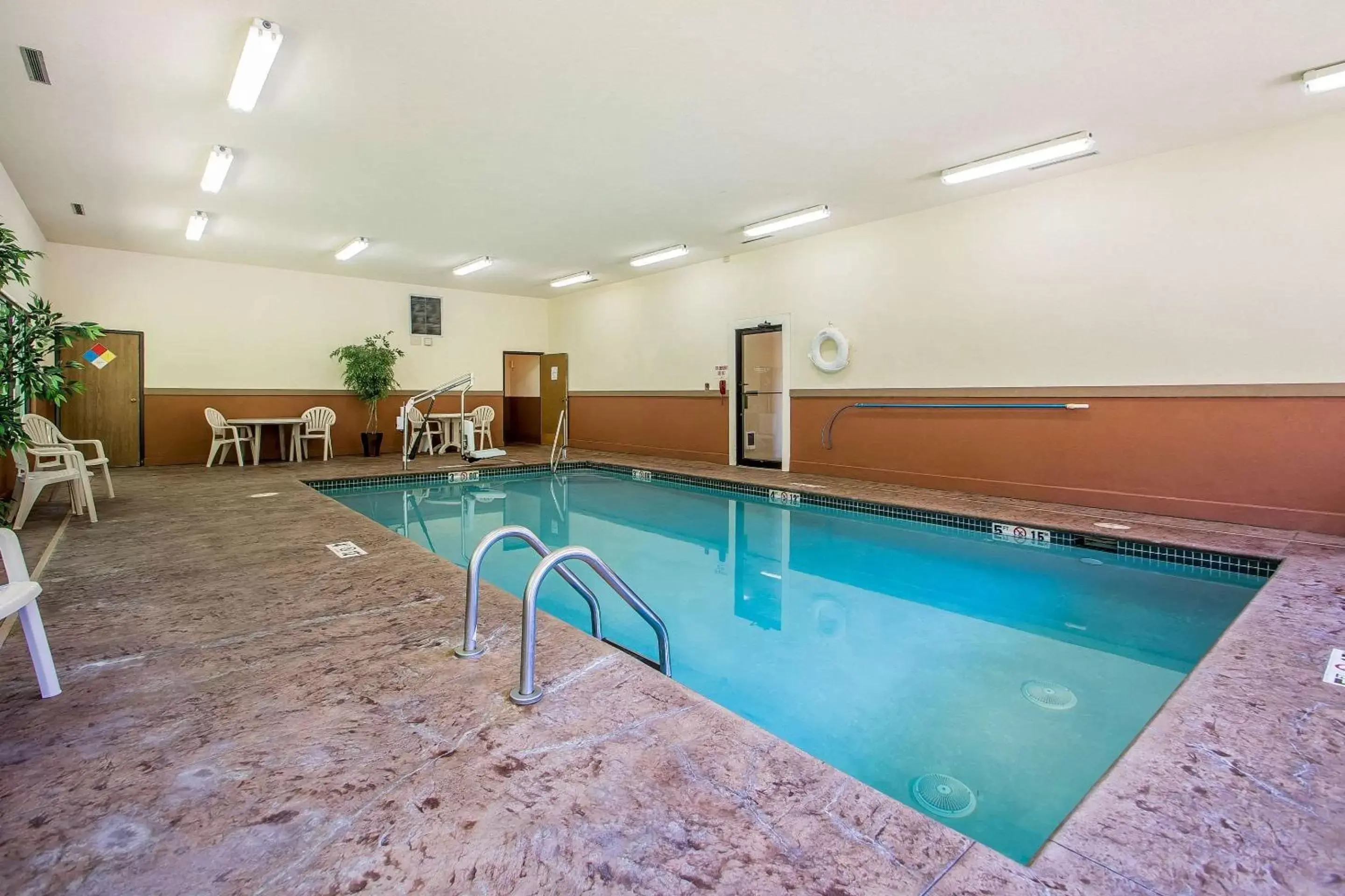 On site, Swimming Pool in Quality Inn & Suites Decorah