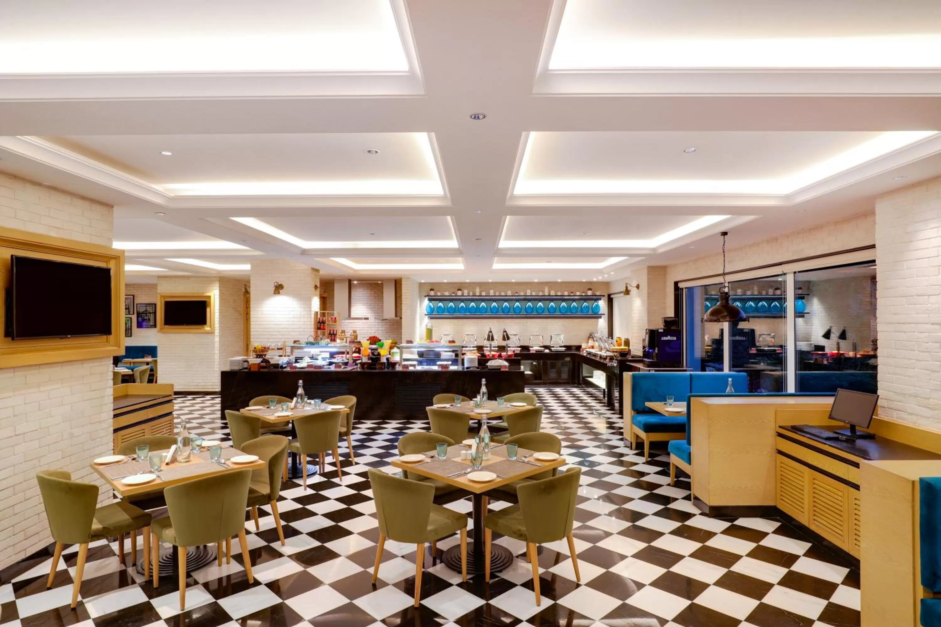 Restaurant/places to eat in Lemon Tree Premier, Mumbai International Airport