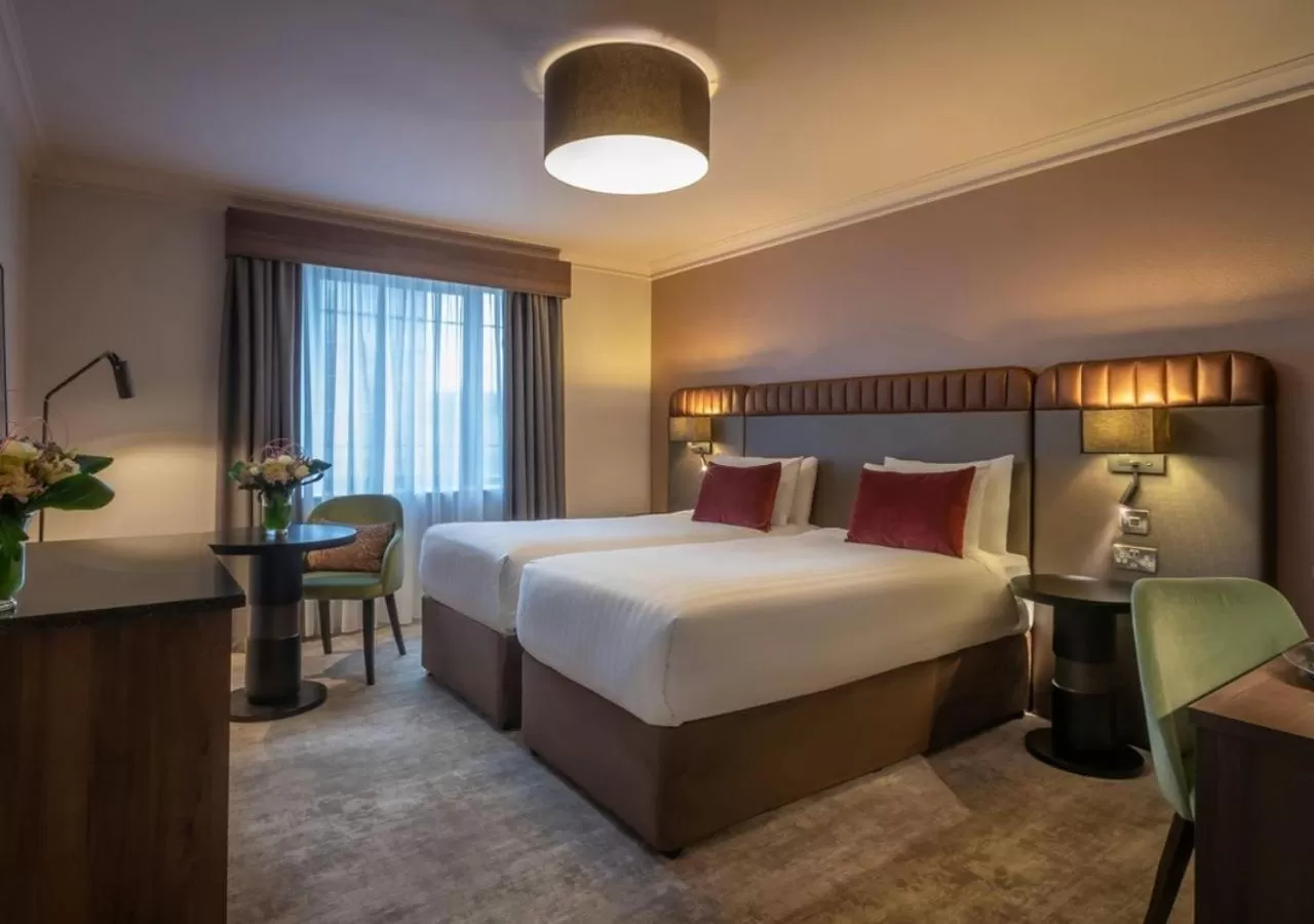 Photo of the whole room, Bed in The Kingsley Hotel