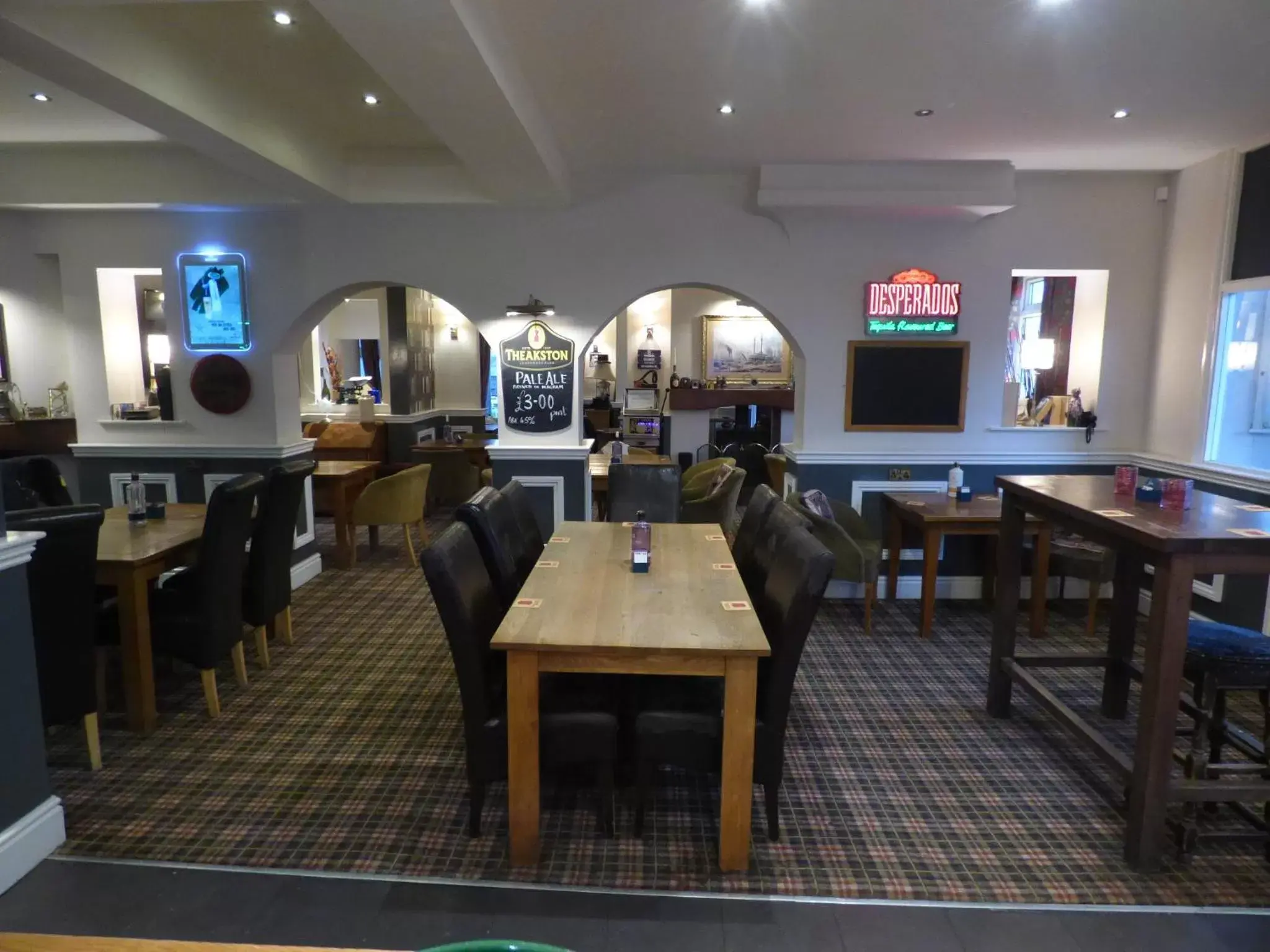 Restaurant/places to eat, Lounge/Bar in Wheldale Hotel