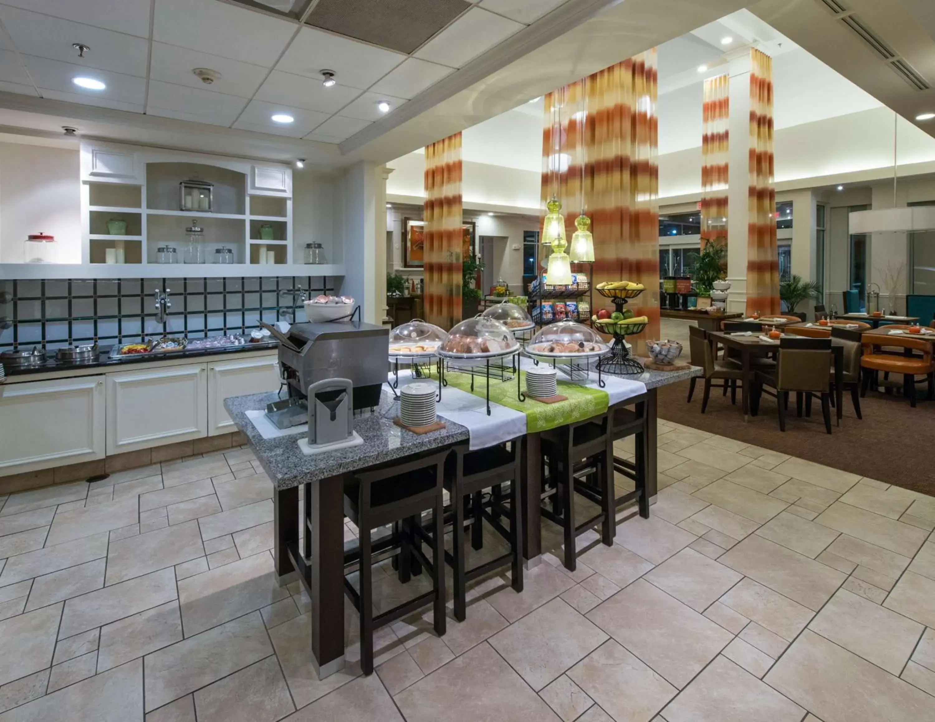 Breakfast, Restaurant/Places to Eat in Hilton Garden Inn Tallahassee Central