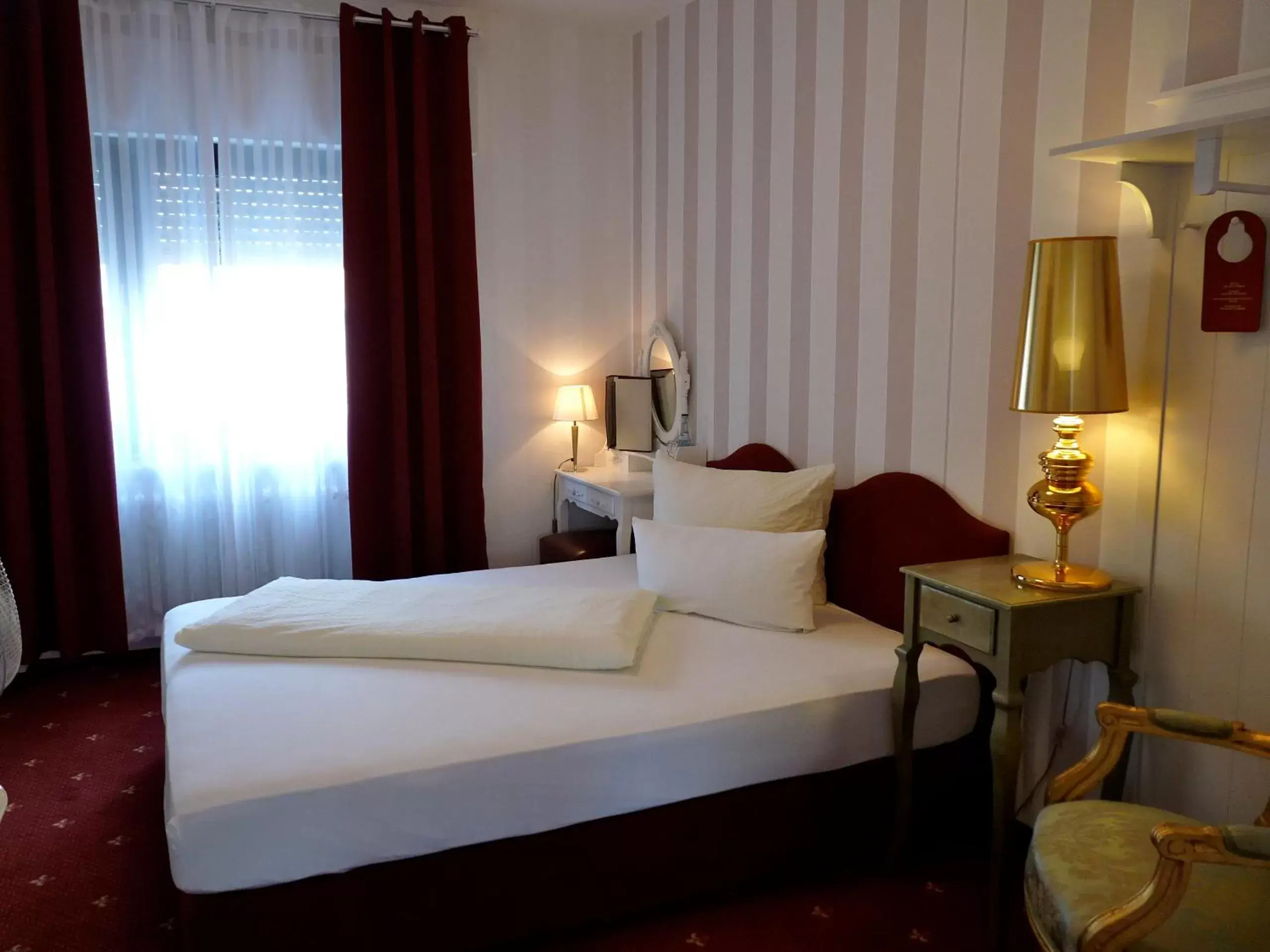 Photo of the whole room, Bed in Hotel Geissler