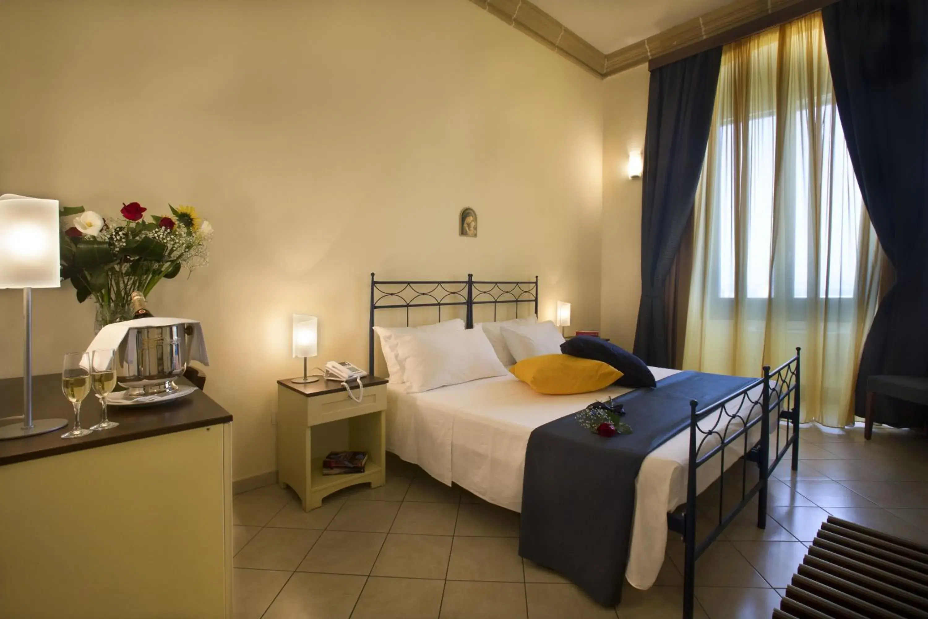 Bedroom, Bed in Al Pescatore Hotel & Restaurant