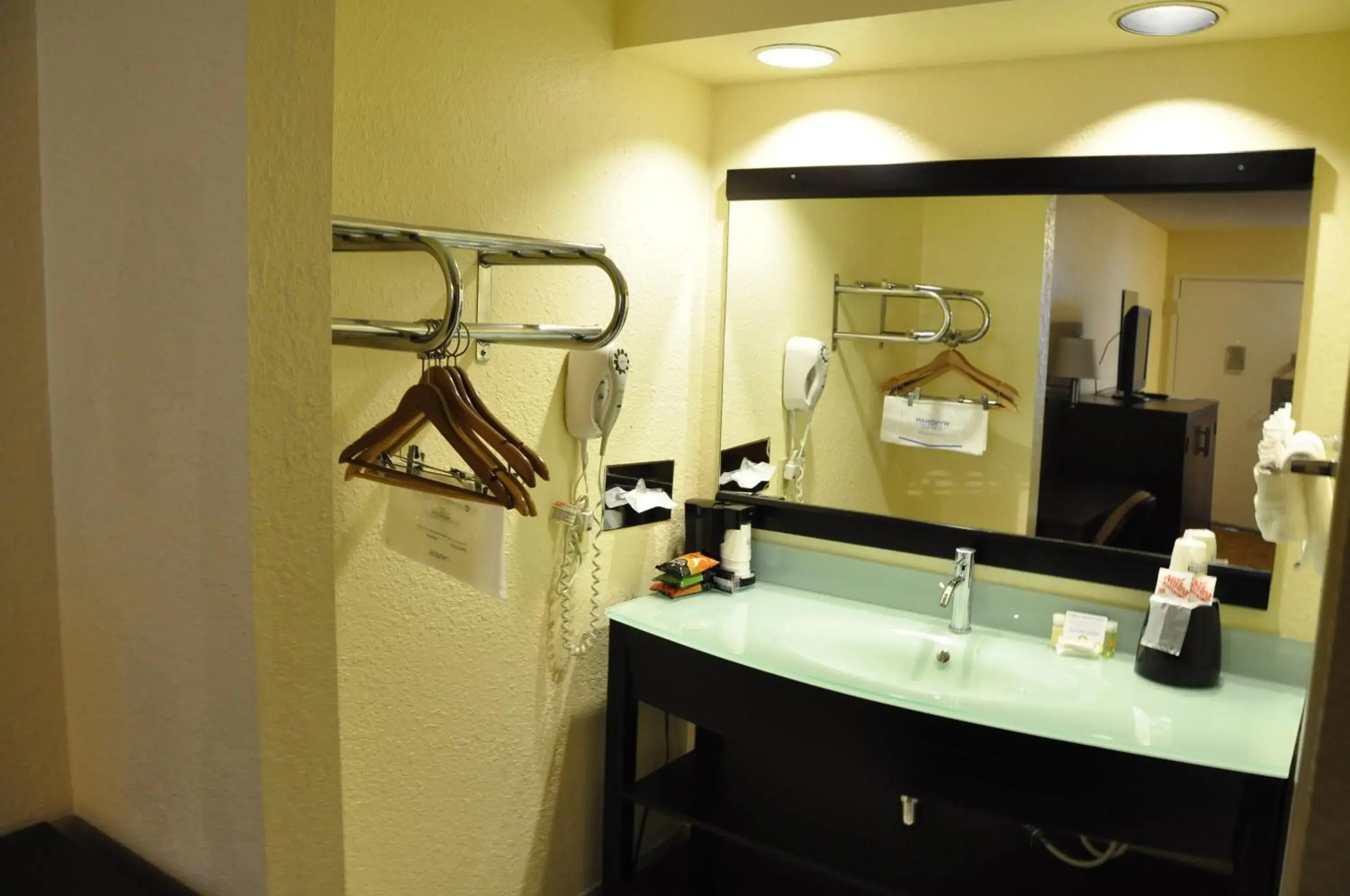 Bathroom in Motel 6-Little Rock, AR - Airport