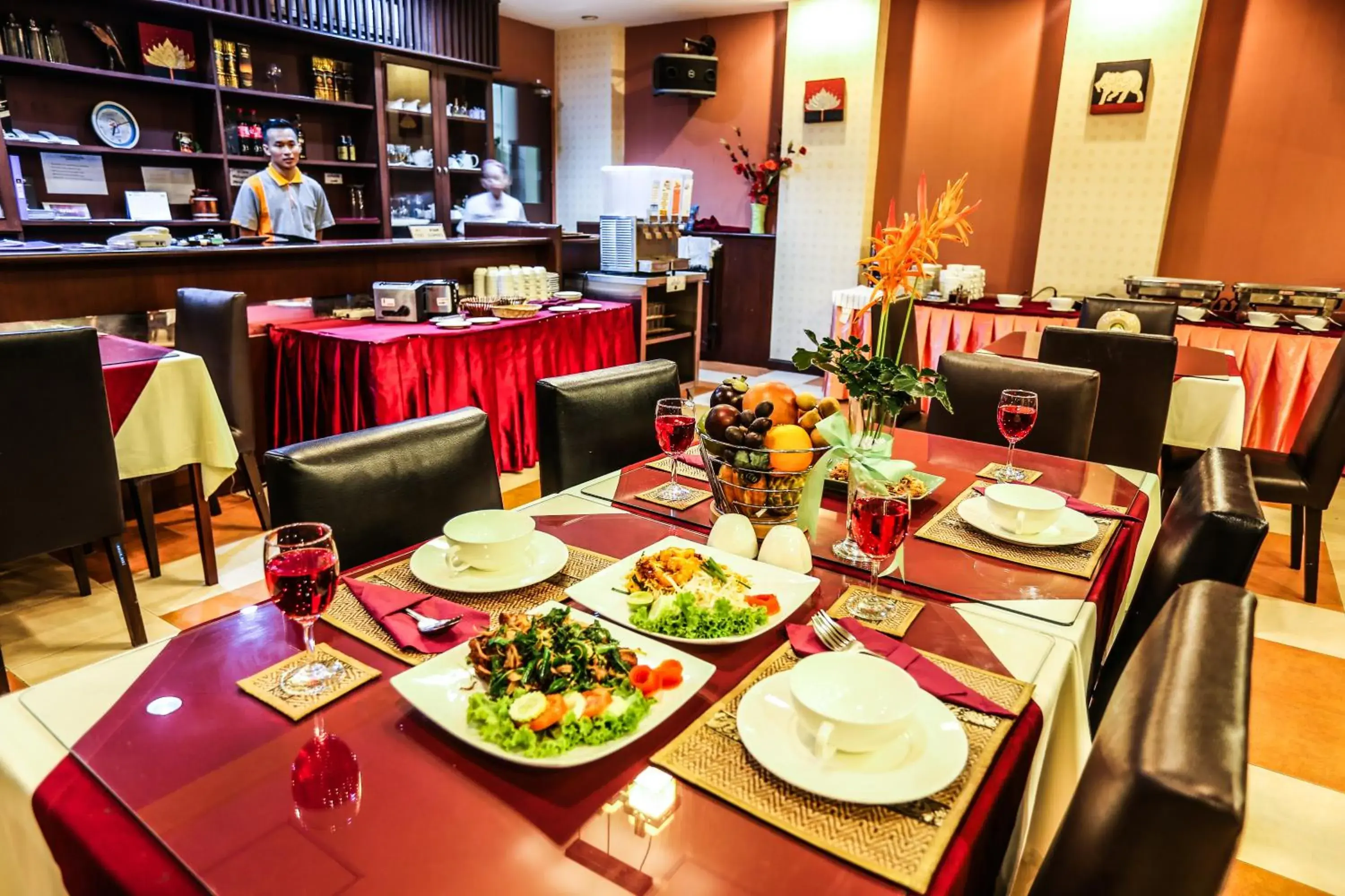 Restaurant/Places to Eat in Madina Hotel