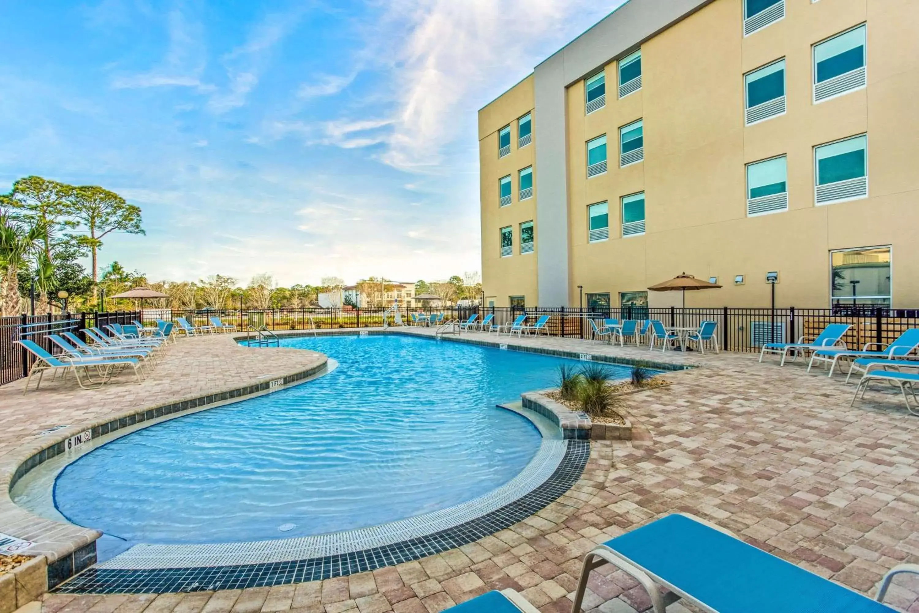 On site, Swimming Pool in La Quinta Inn & Suites by Wyndham Miramar Beach-Destin