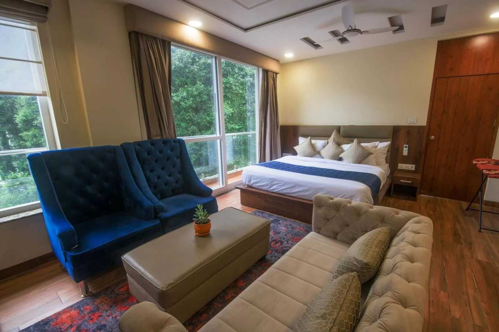 Photo of the whole room in Shivaay Morex- A Vegetarian Hotel