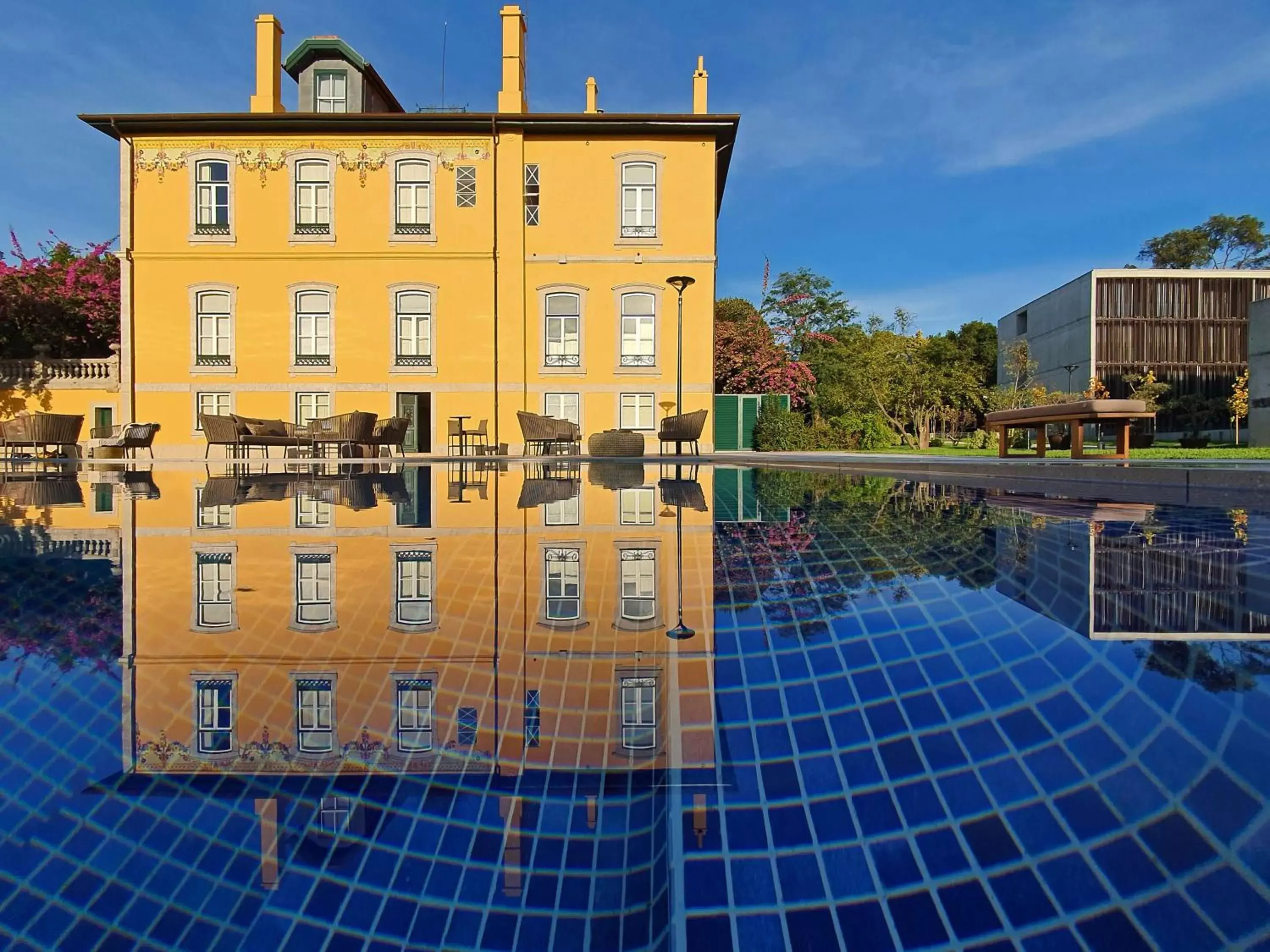 Pool view, Swimming Pool in Boeira Garden Hotel Porto Gaia, Curio Collection by Hilton