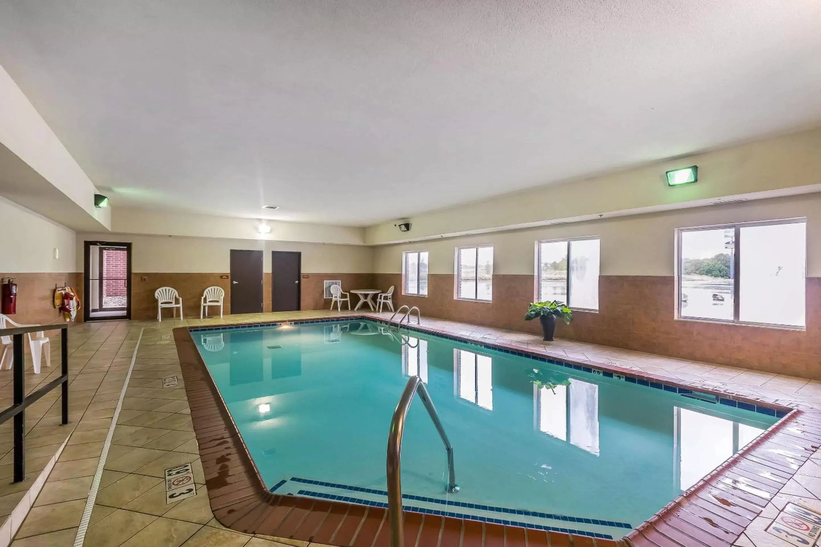 On site, Swimming Pool in Sleep Inn & Suites Shepherdsville Louisville South