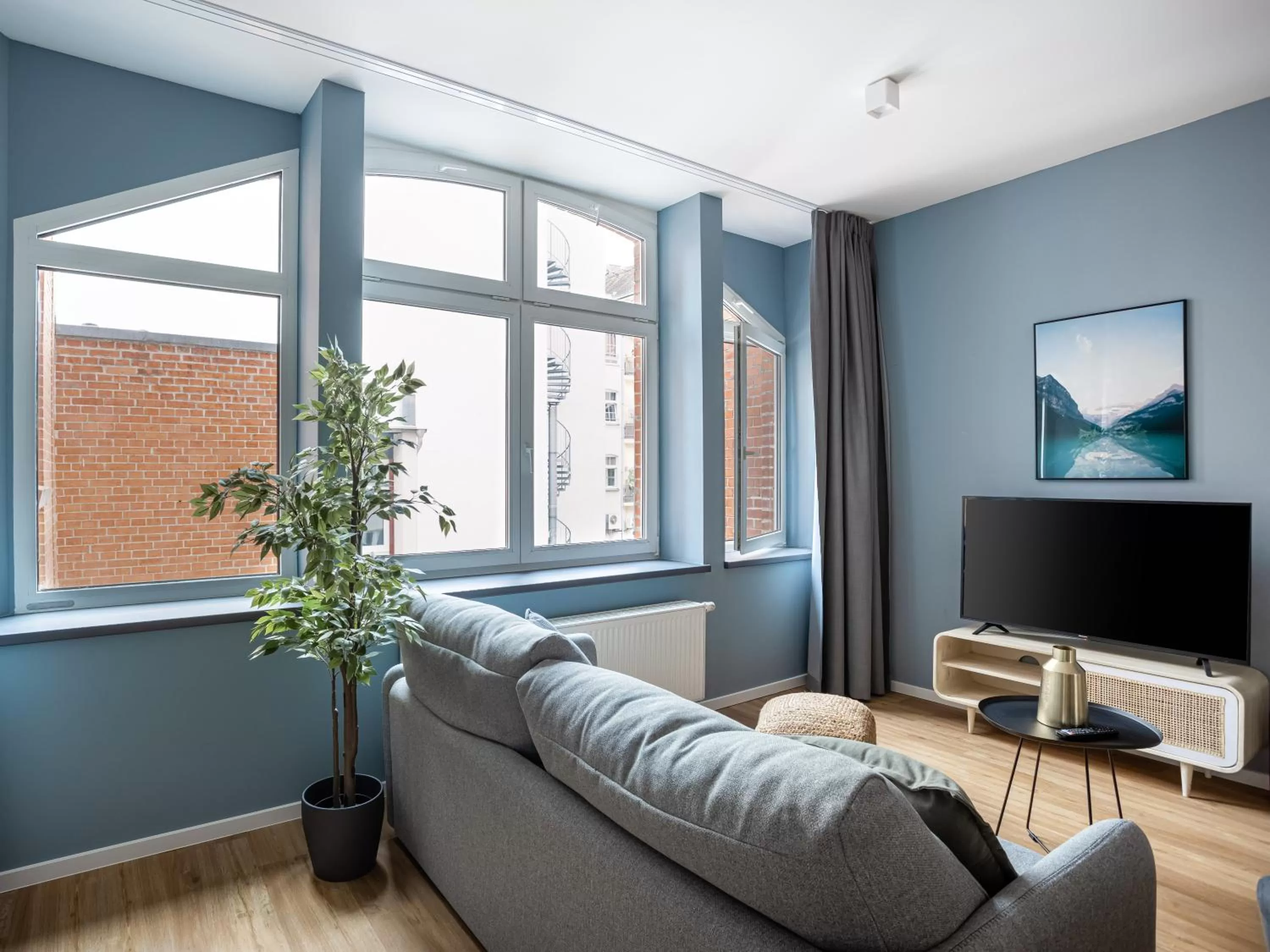 TV and multimedia in Limehome Erfurt Schmidtstedter Straße