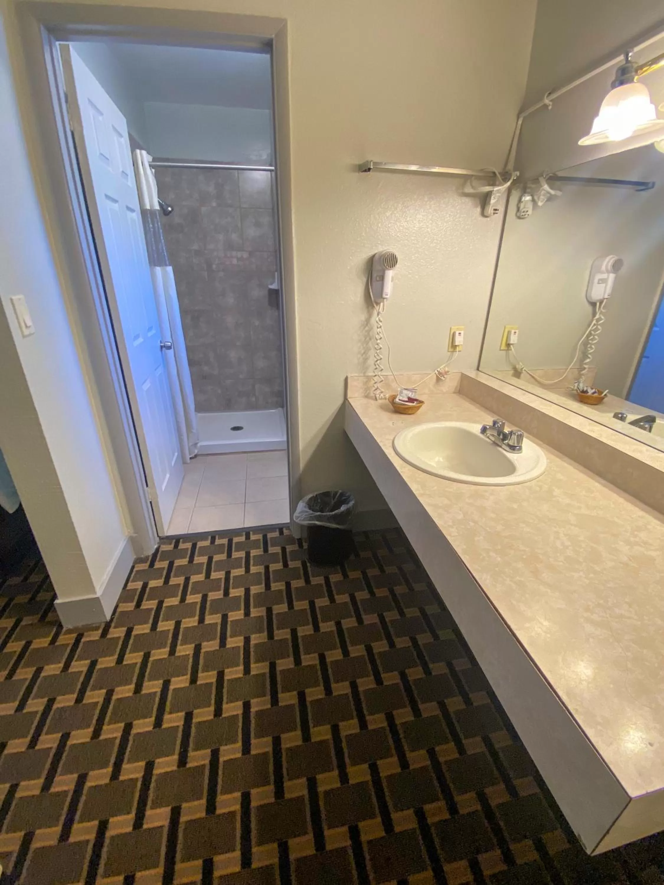 Bathroom in Budget INN At The Heavenly Gondola