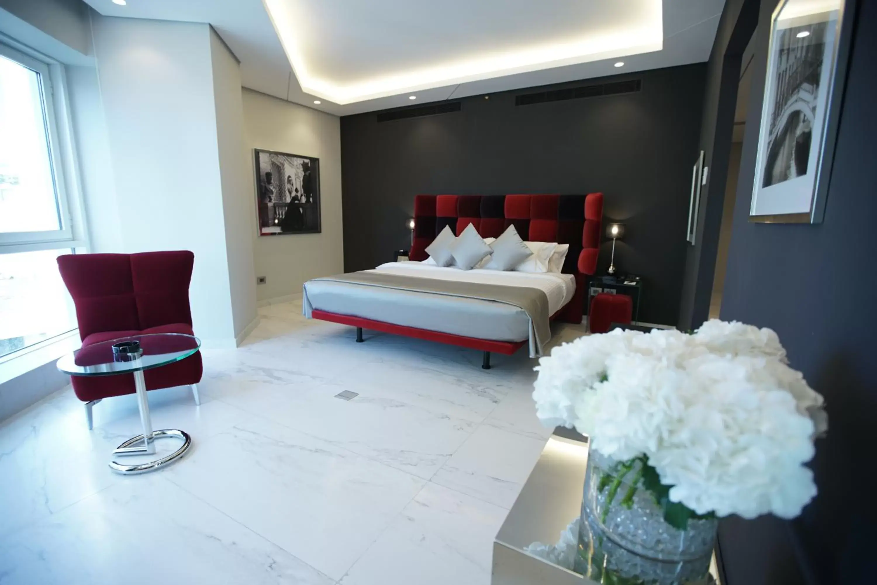 Living room, Bed in Royal Tulip Achrafieh