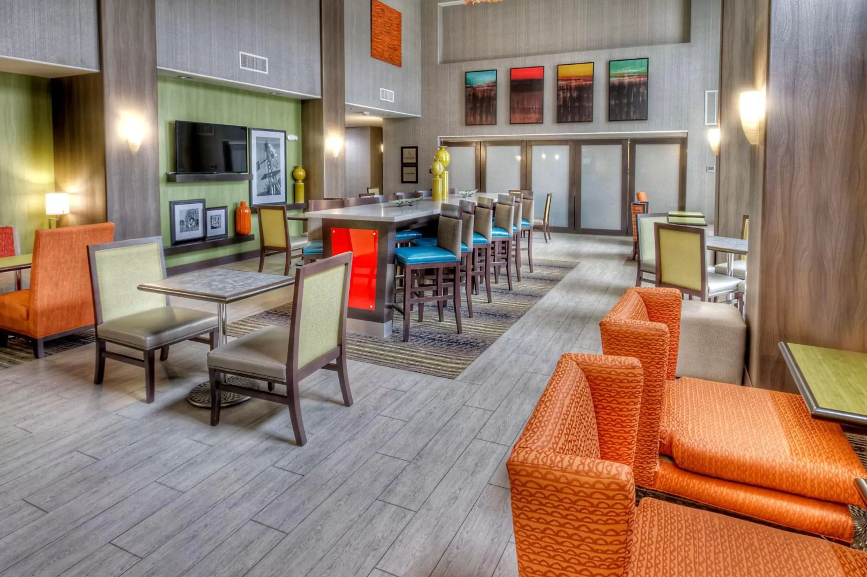 Lobby or reception, Lounge/Bar in Hampton Inn and Suites Ada