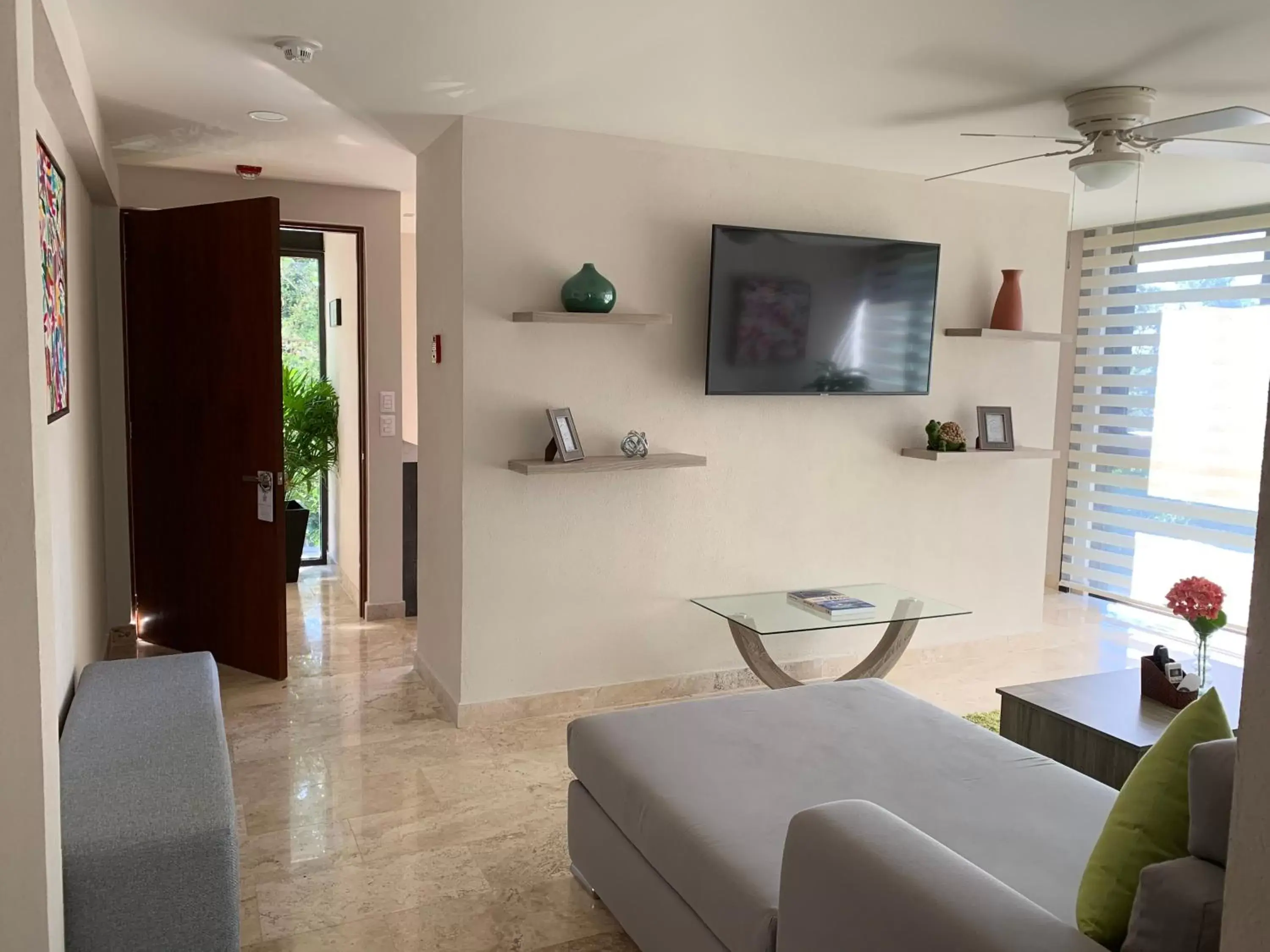 TV and multimedia, TV/Entertainment Center in Xaha Villas Suites & Golf Resort