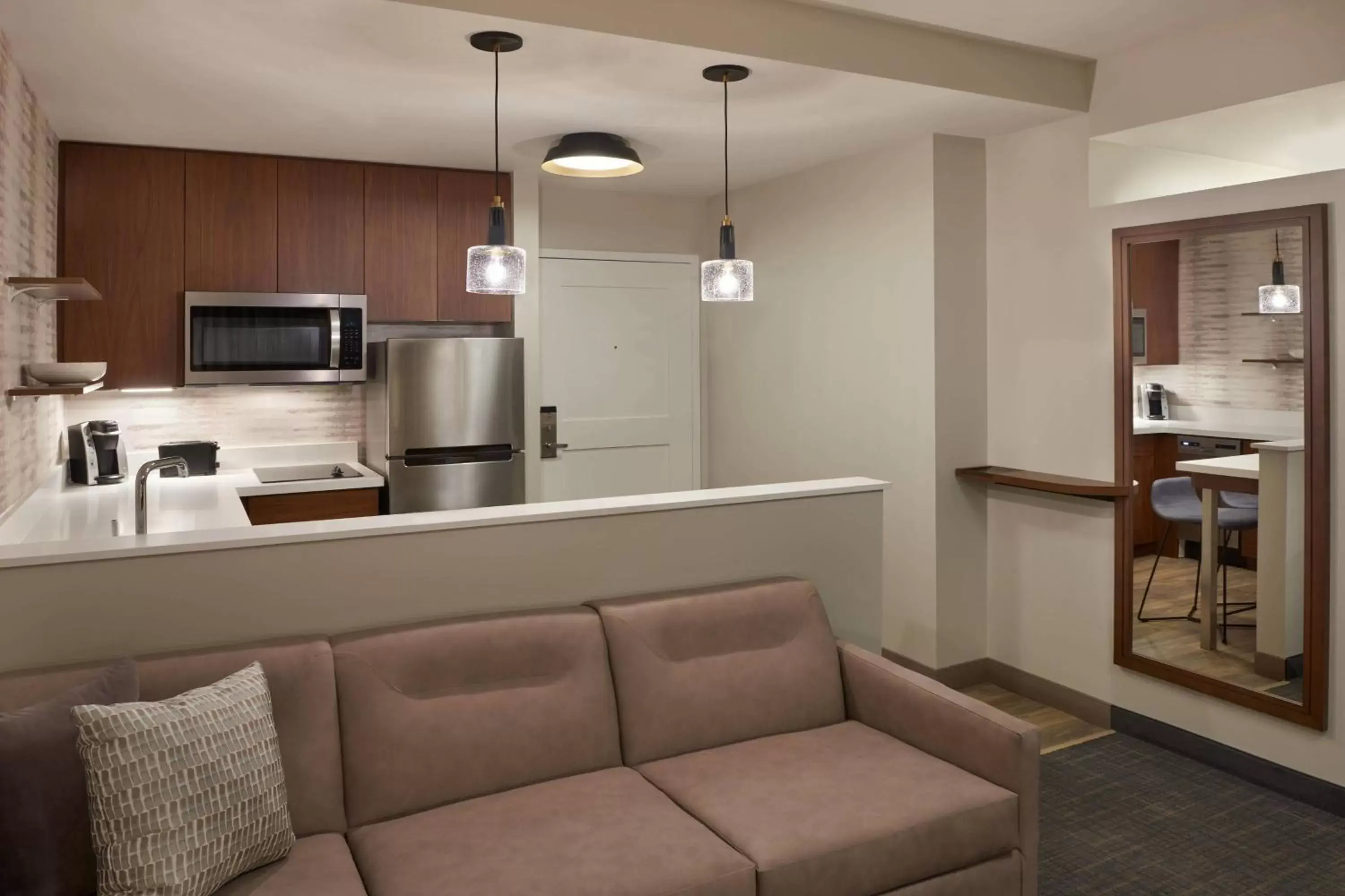 Photo of the whole room, Seating Area in Residence Inn by Marriott Toronto Mississauga Southwest