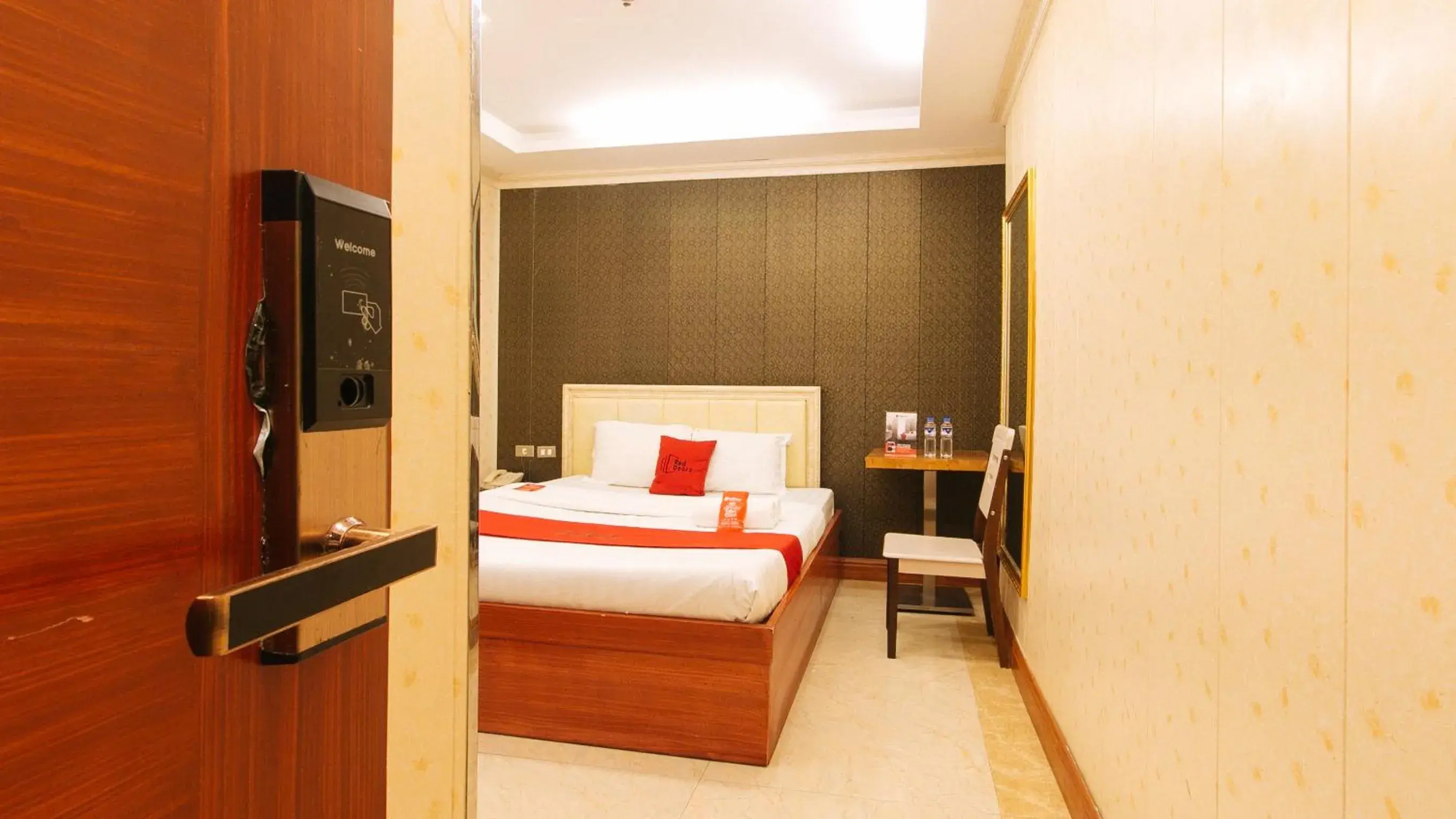 Bedroom, Bed in RedDoorz Plus Winter Benitez Cubao