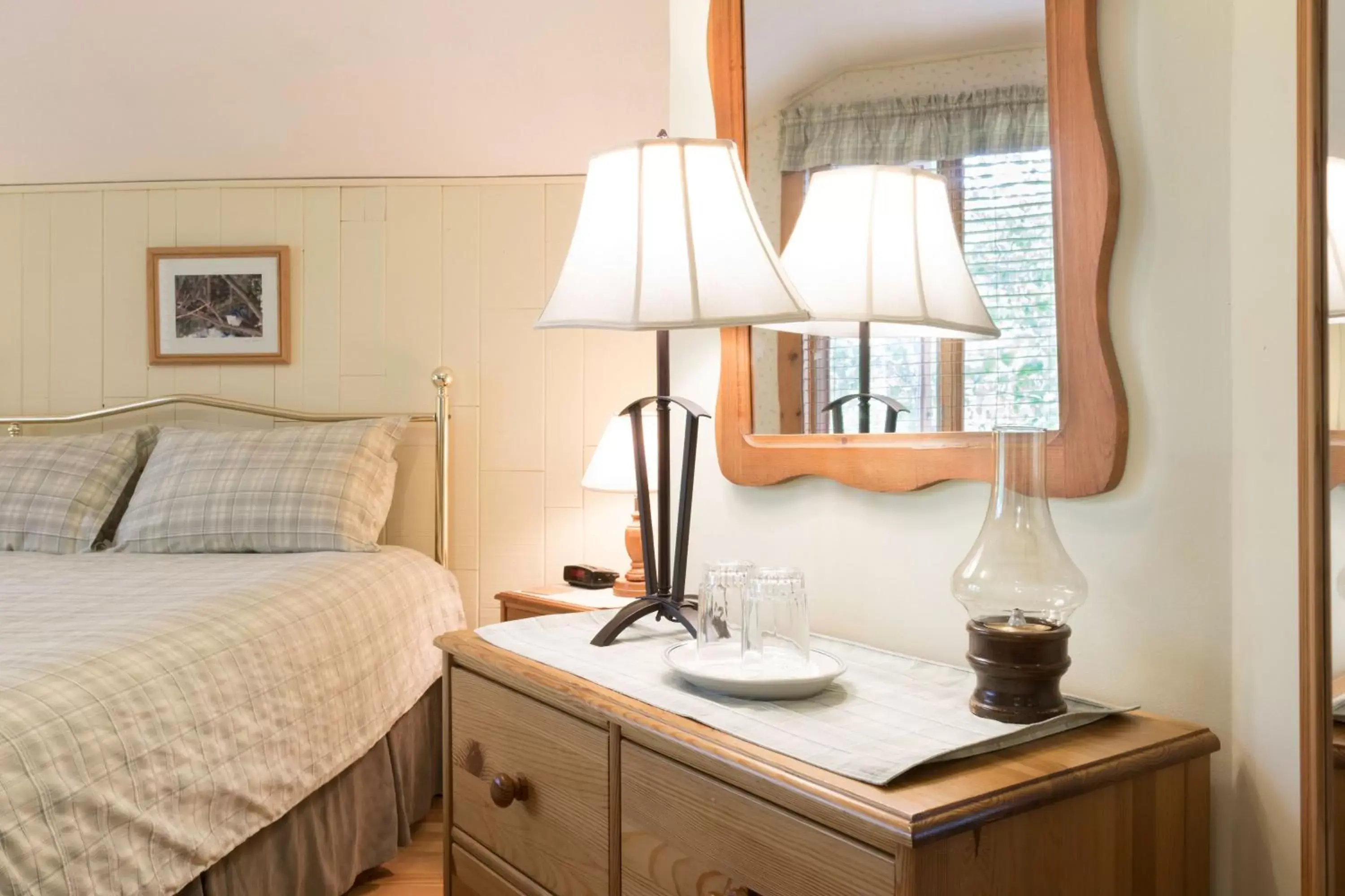 Bedroom, Bed in Auberge Le Lupin B&B-Self Check-in