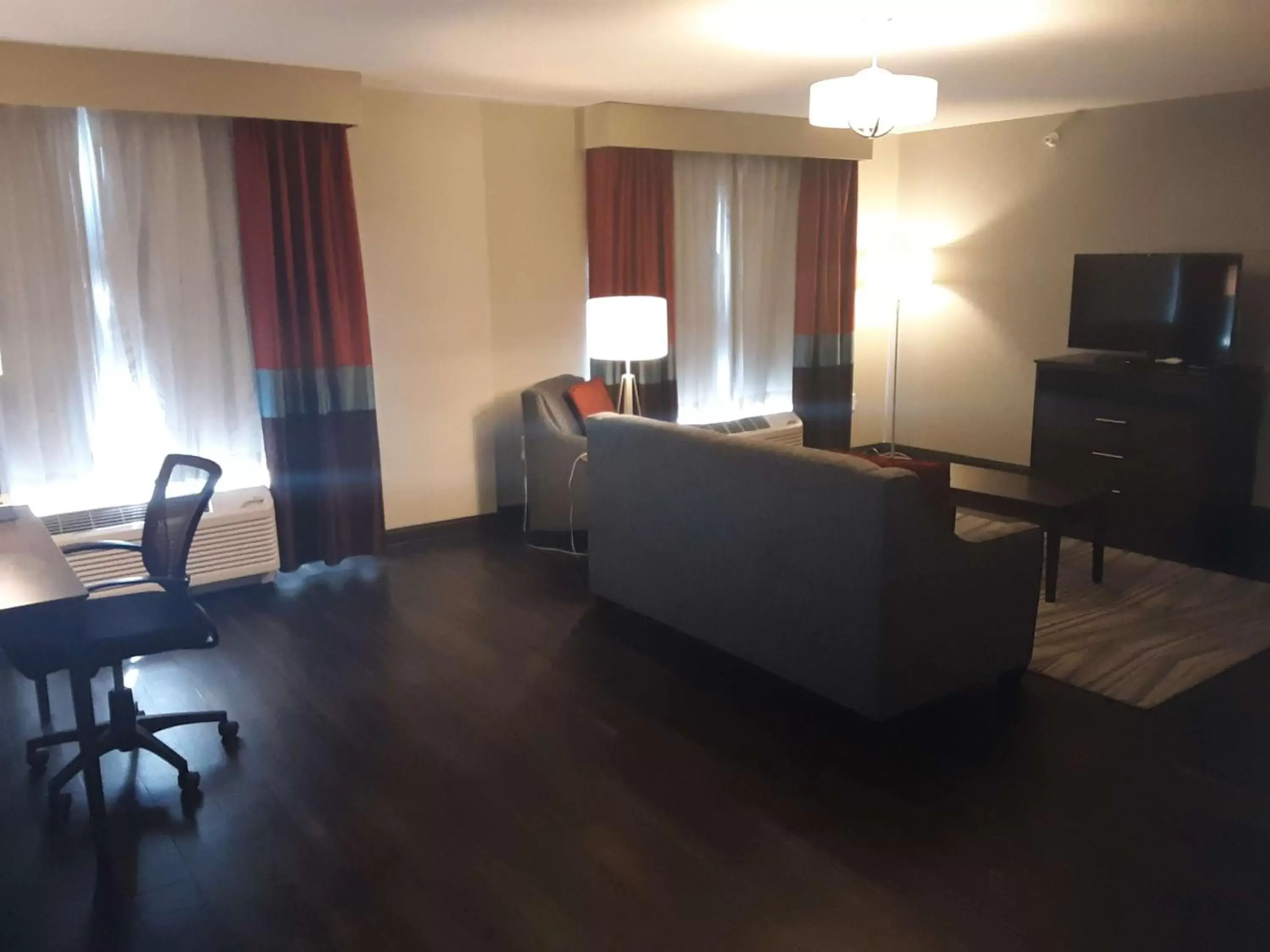 Bedroom, Seating Area in Best Western Roosevelt Place