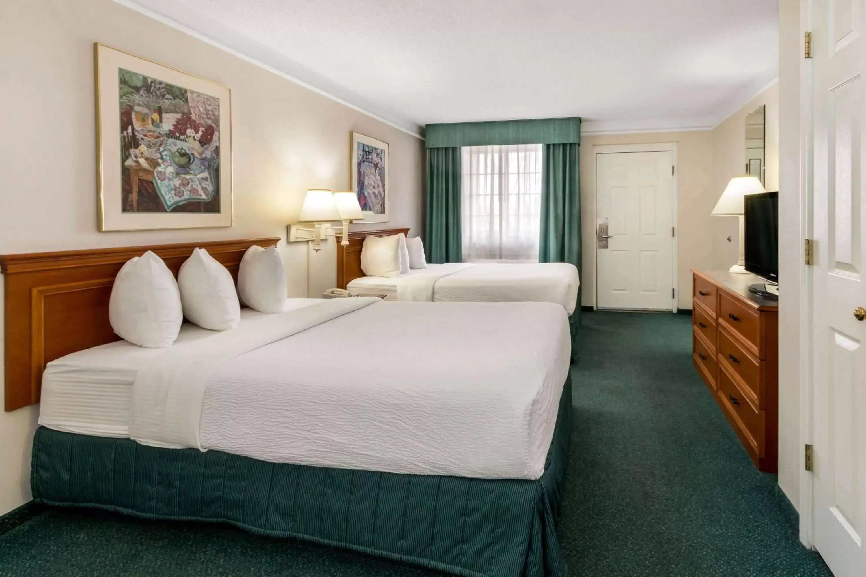 Double Room with Two Double Beds in La Quinta Inn by Wyndham Albuquerque Northeast Double Room with Two Double Beds in La Quinta Inn by Wyndham Albuquerque Northeast