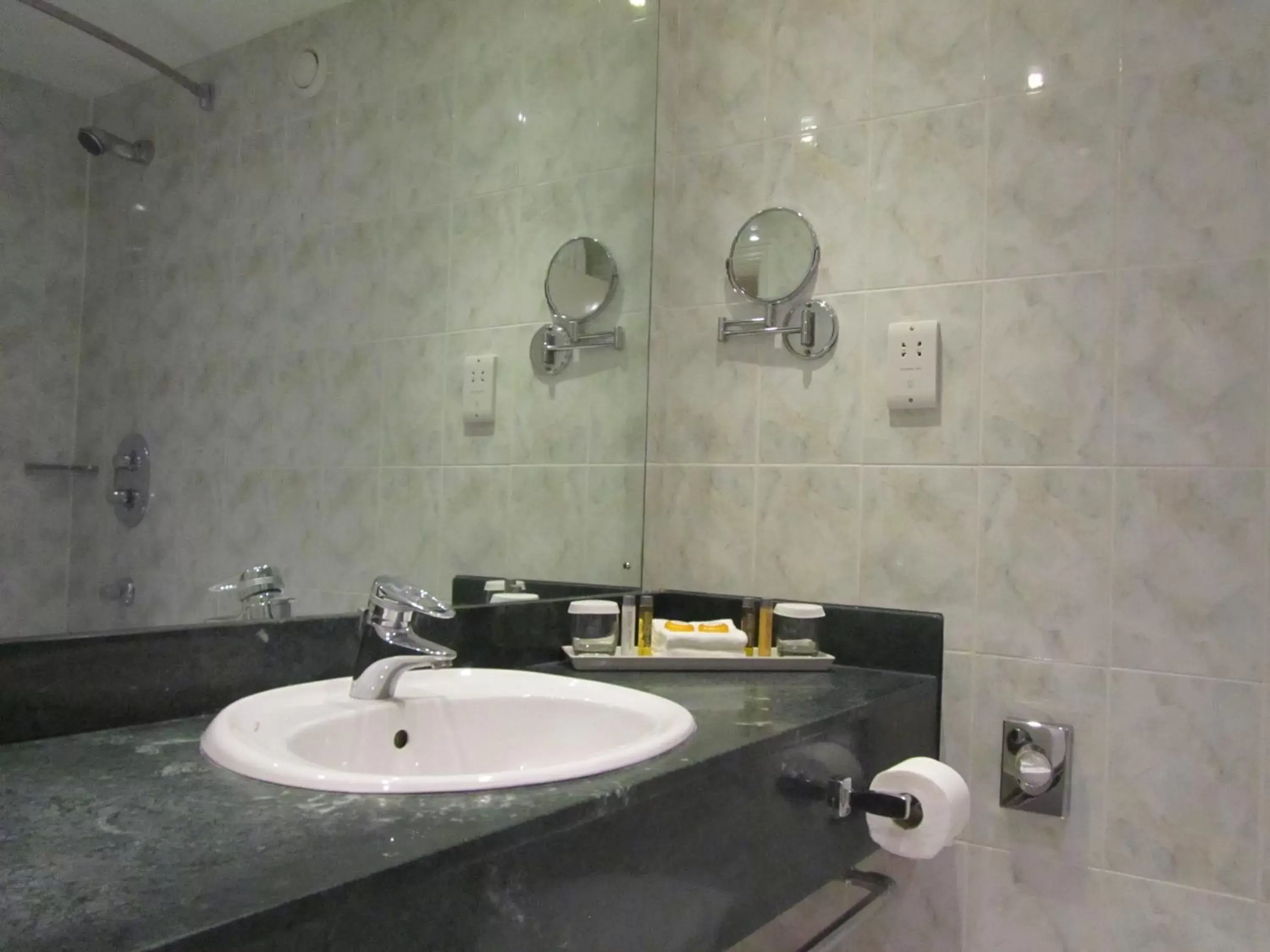 Bathroom in Best Western Plus Manor Hotel NEC Birmingham