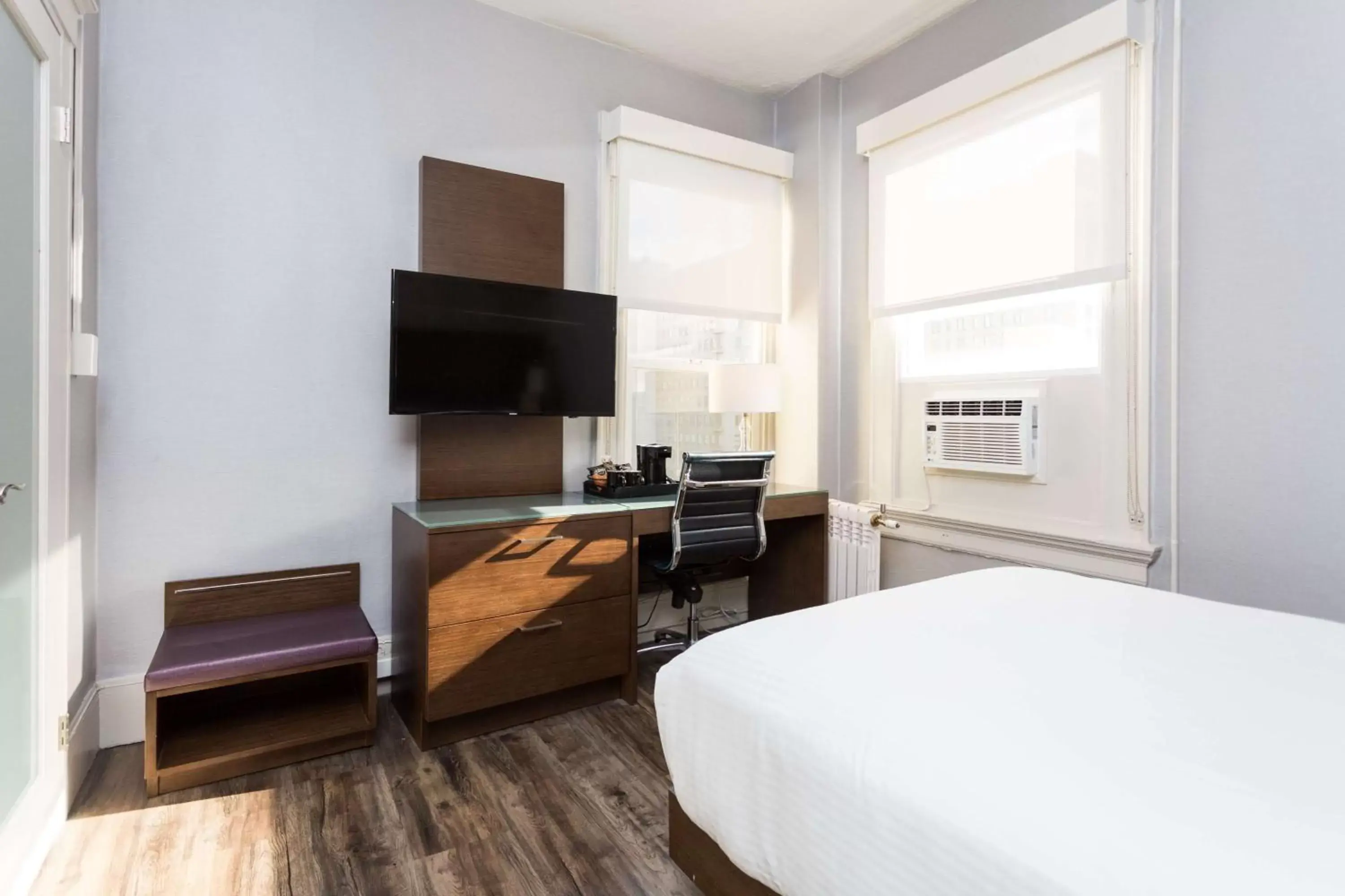 Bedroom in The Cartwright Hotel, Union Square BW Premier Collection