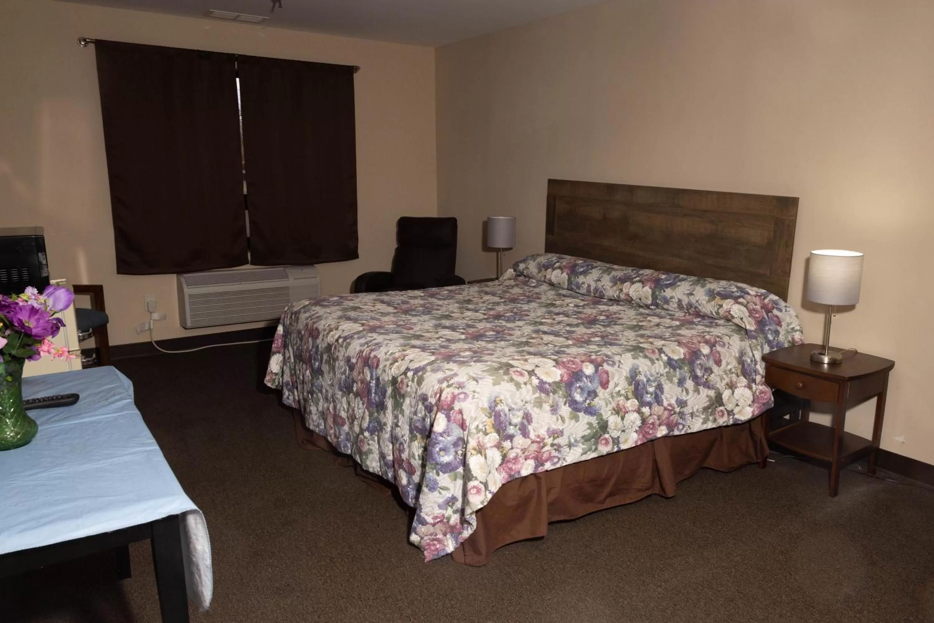 Bed in Lafayette Inn