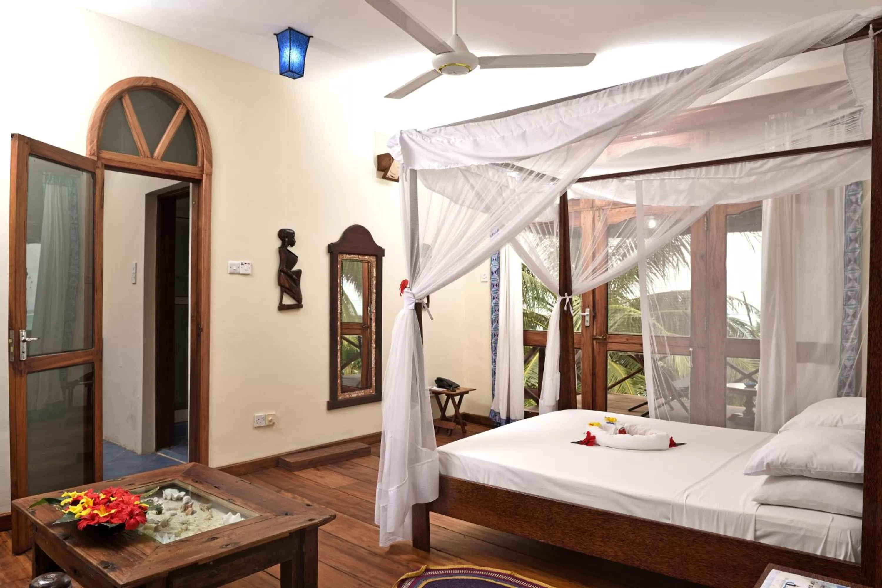 Superior Suite with Sea View in Mnarani Beach Cottages