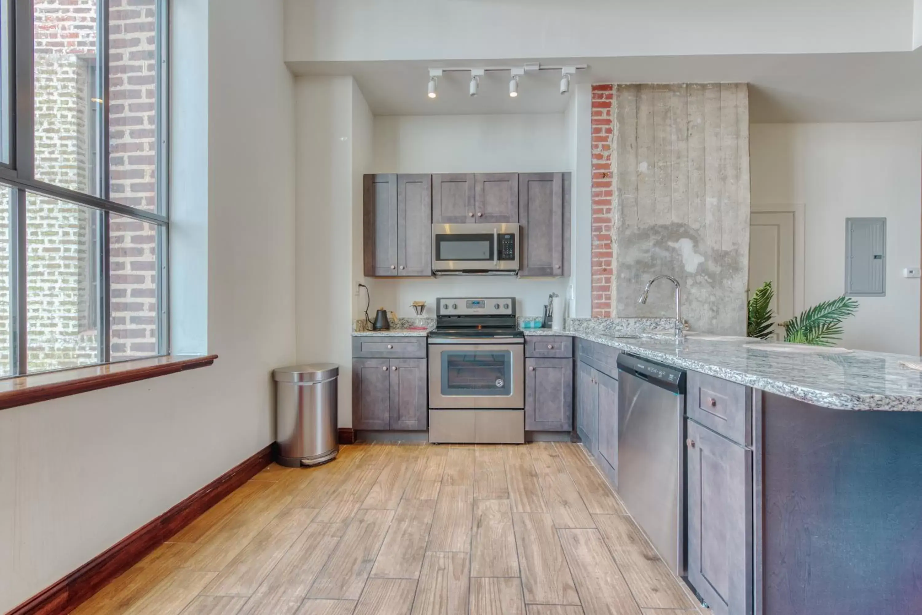 Kitchen or kitchenette, Kitchen/Kitchenette in Sosuite at Independence Lofts - Callowhill