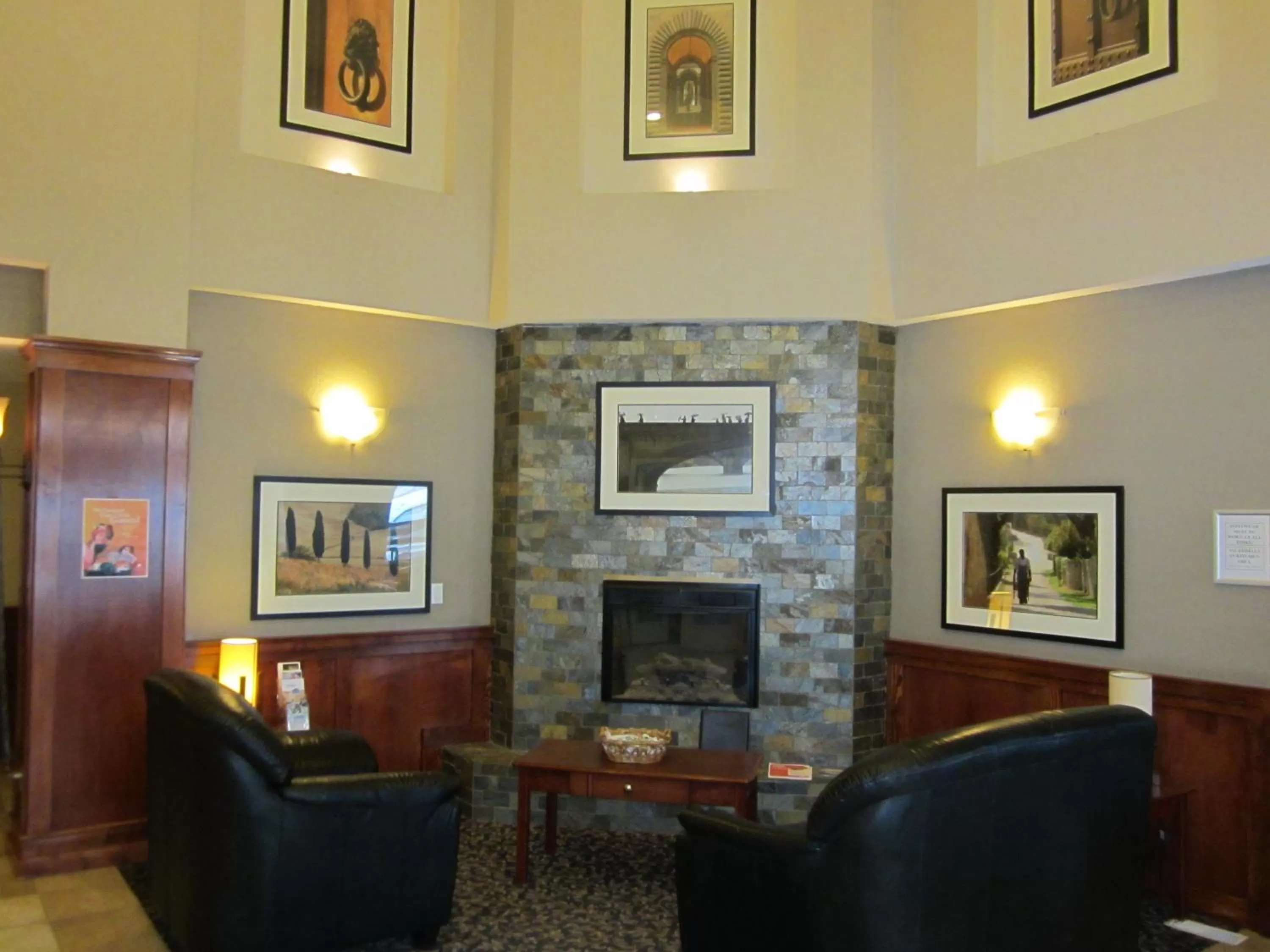 Lobby or reception in Lakeview Inns & Suites - Fort Nelson