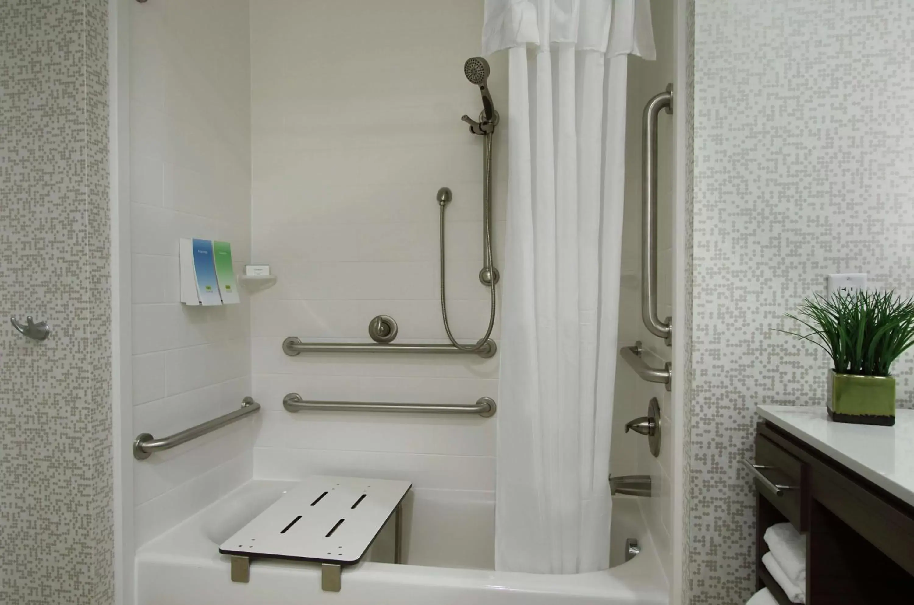 Bathroom in Home2 Suites By Hilton Port Arthur