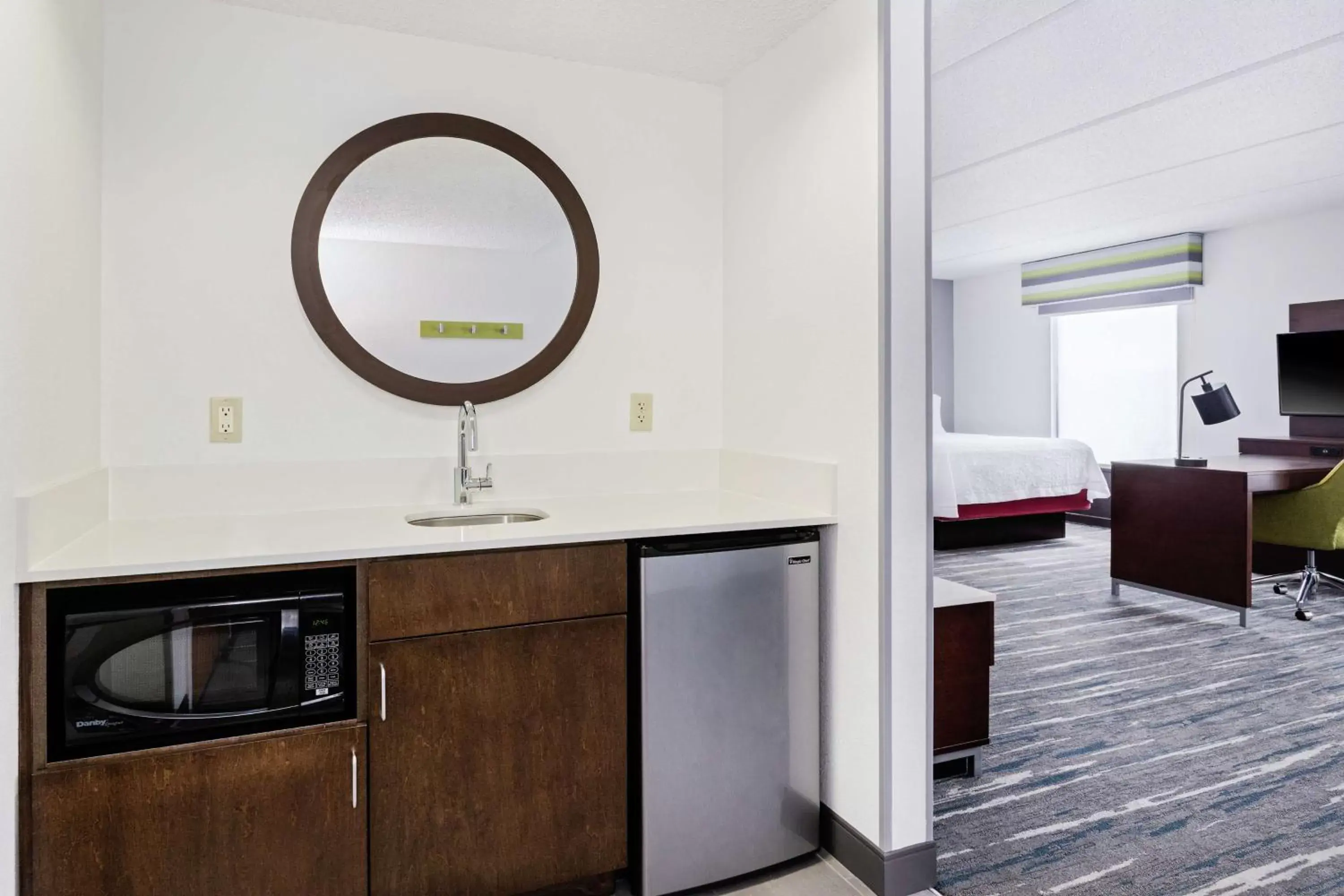 Bedroom, Bathroom in Hampton Inn & Suites Orlando International Drive North