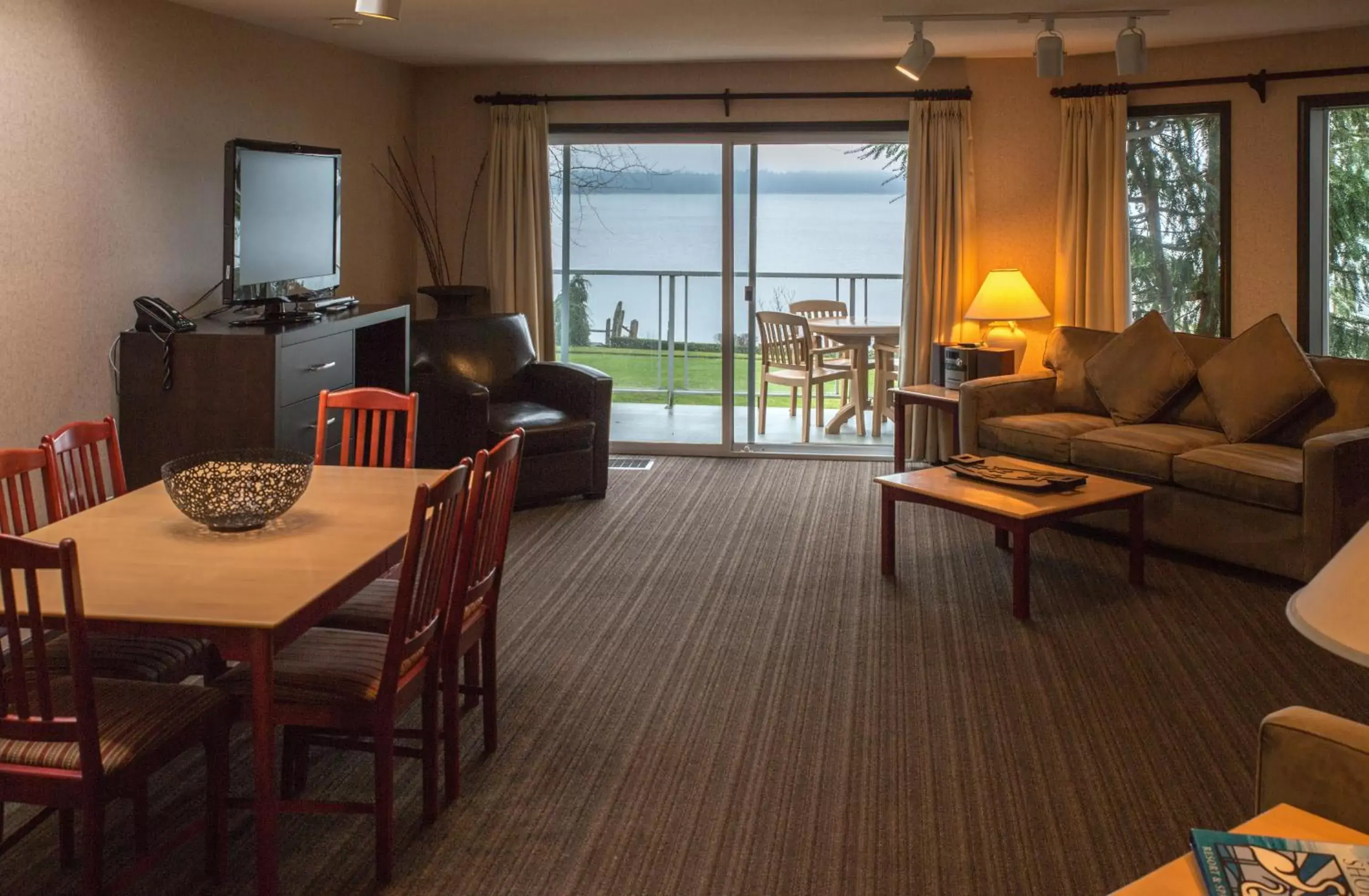 View (from property/room), Seating Area in Pacific Shores Resort & Spa