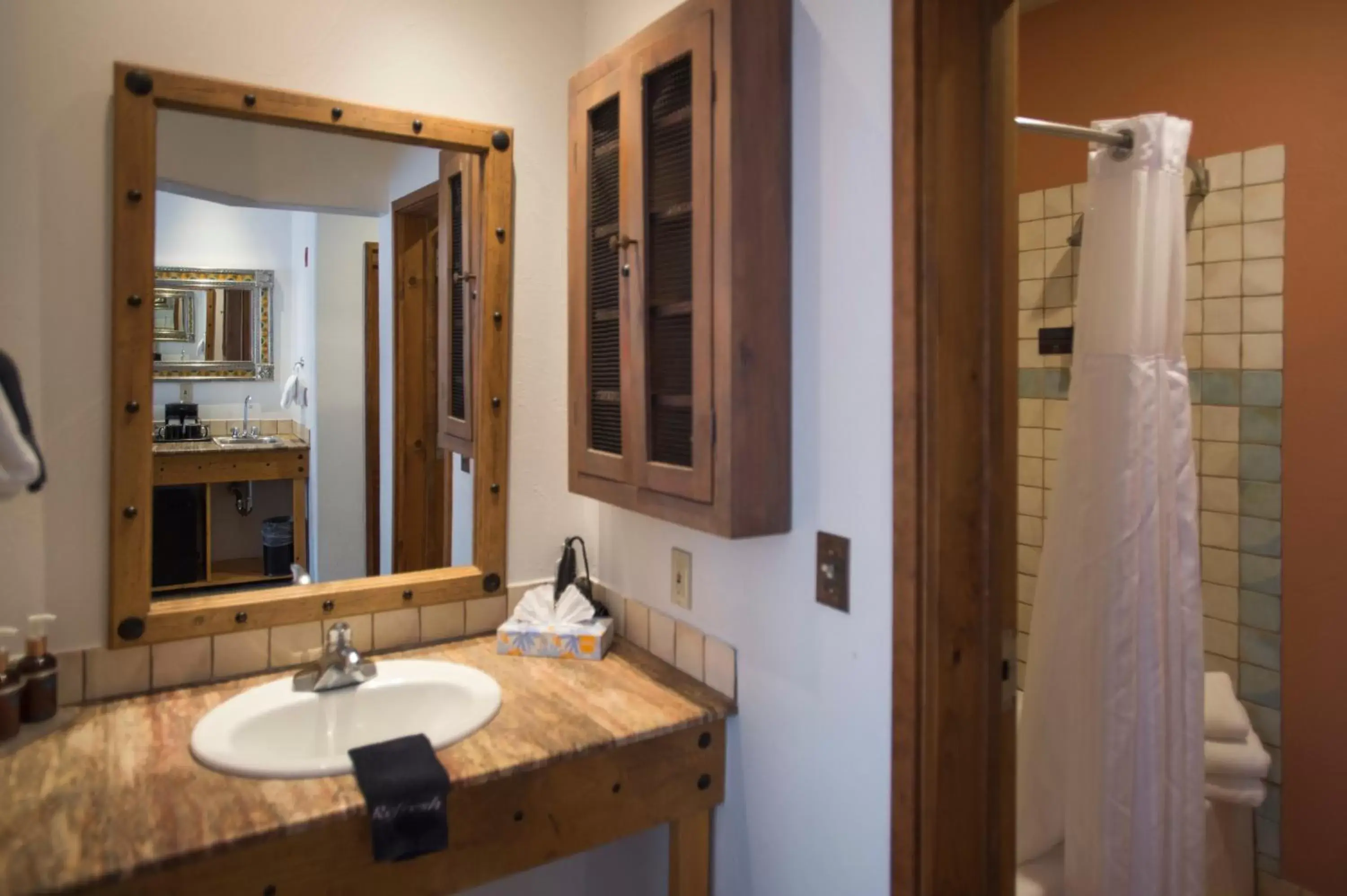 Bathroom in Table Mountain Inn