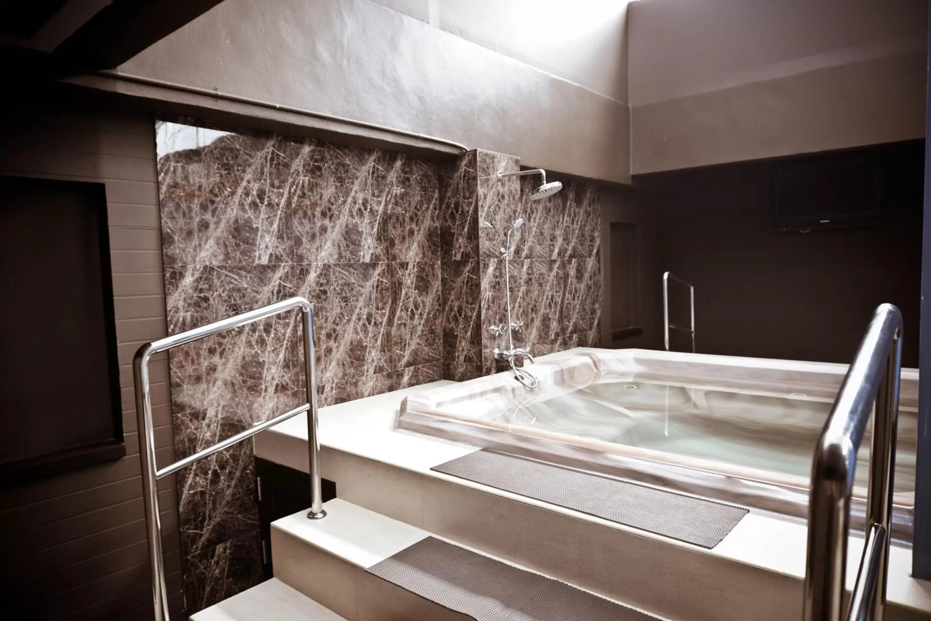 Spa and wellness centre/facilities, Bathroom in S15 Sukhumvit Hotel- SHA Extra Plus