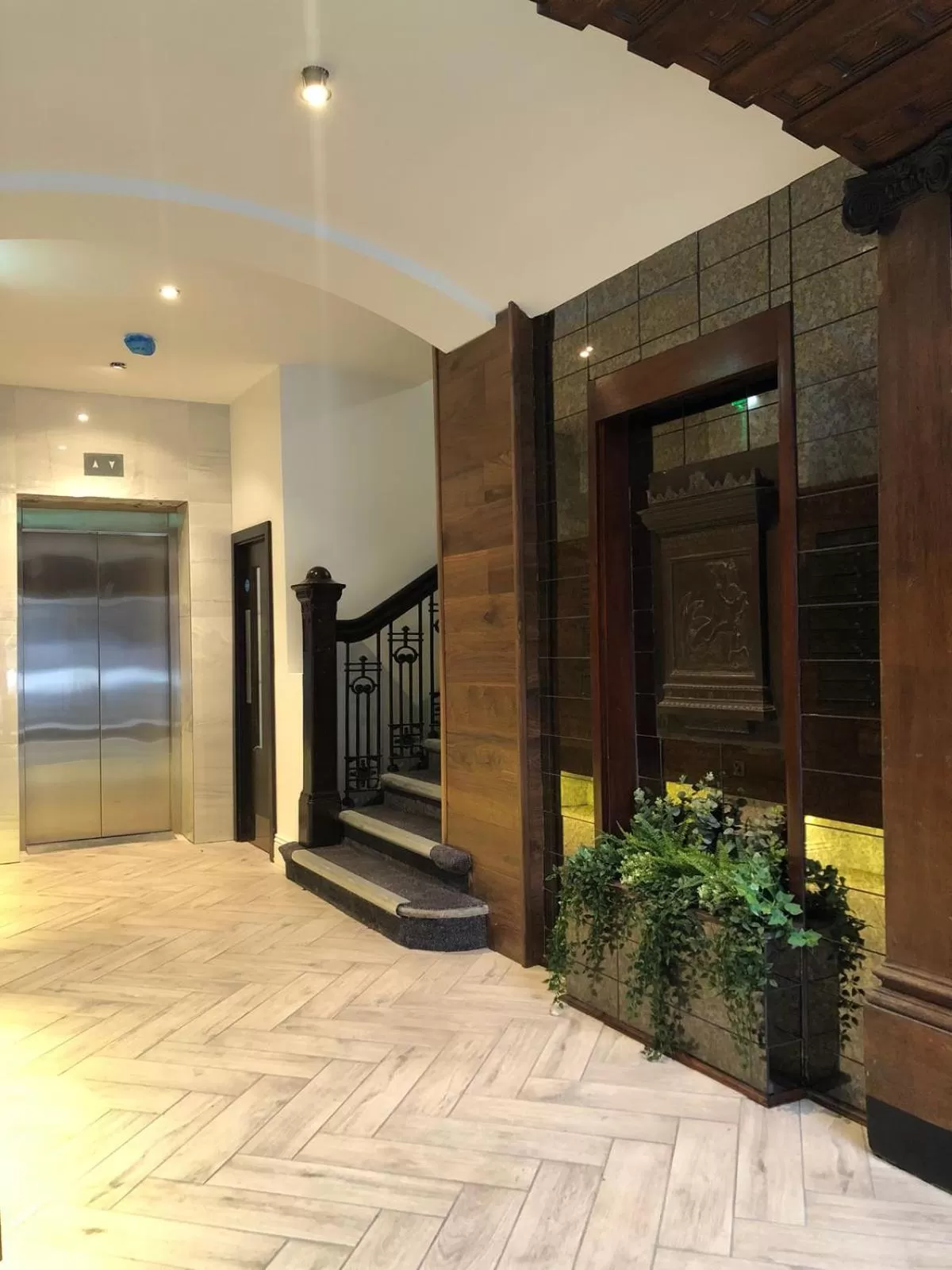 Facade/entrance in Terlon Apartments