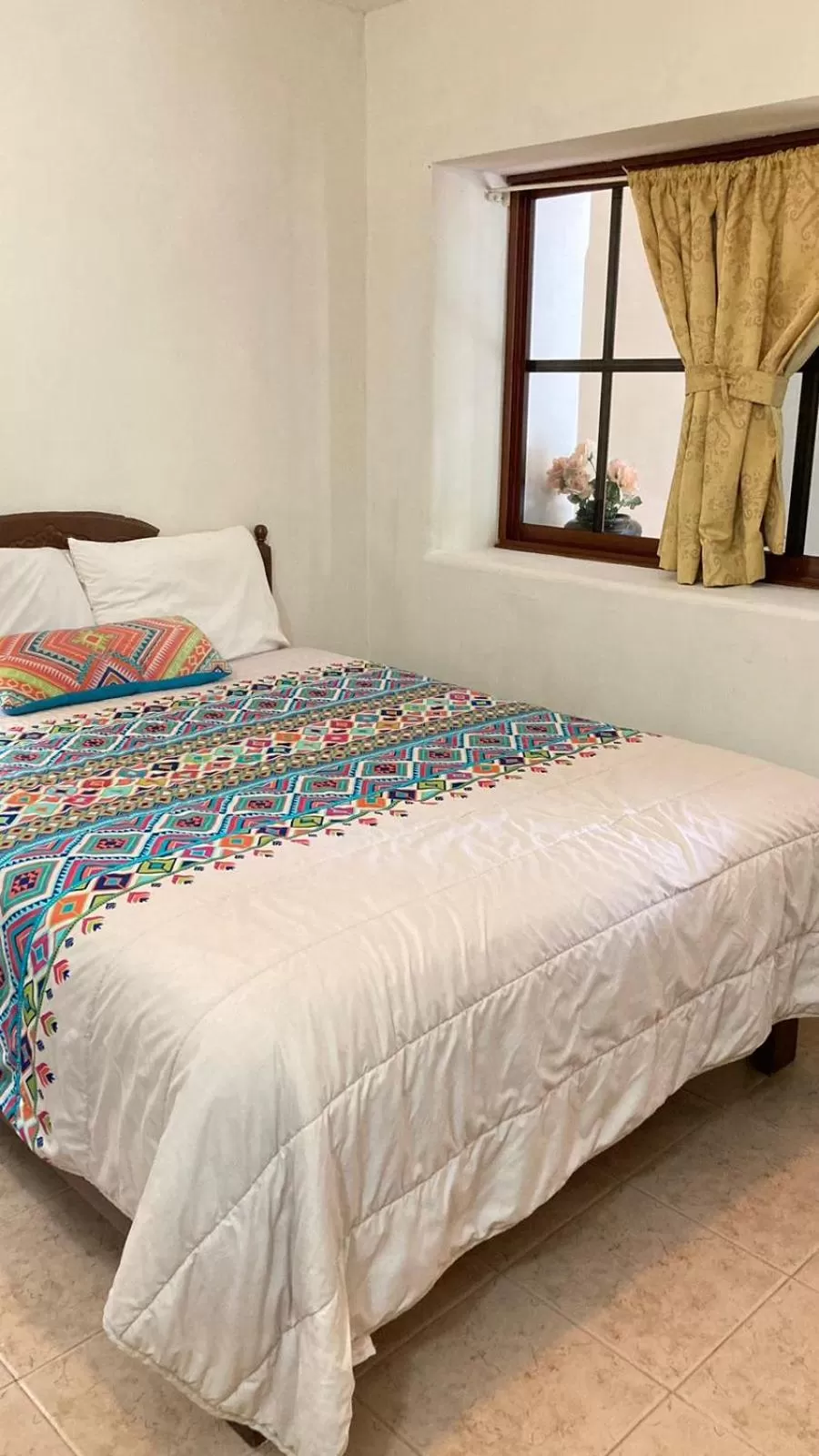 Bed in Mansion Serrano Hotel