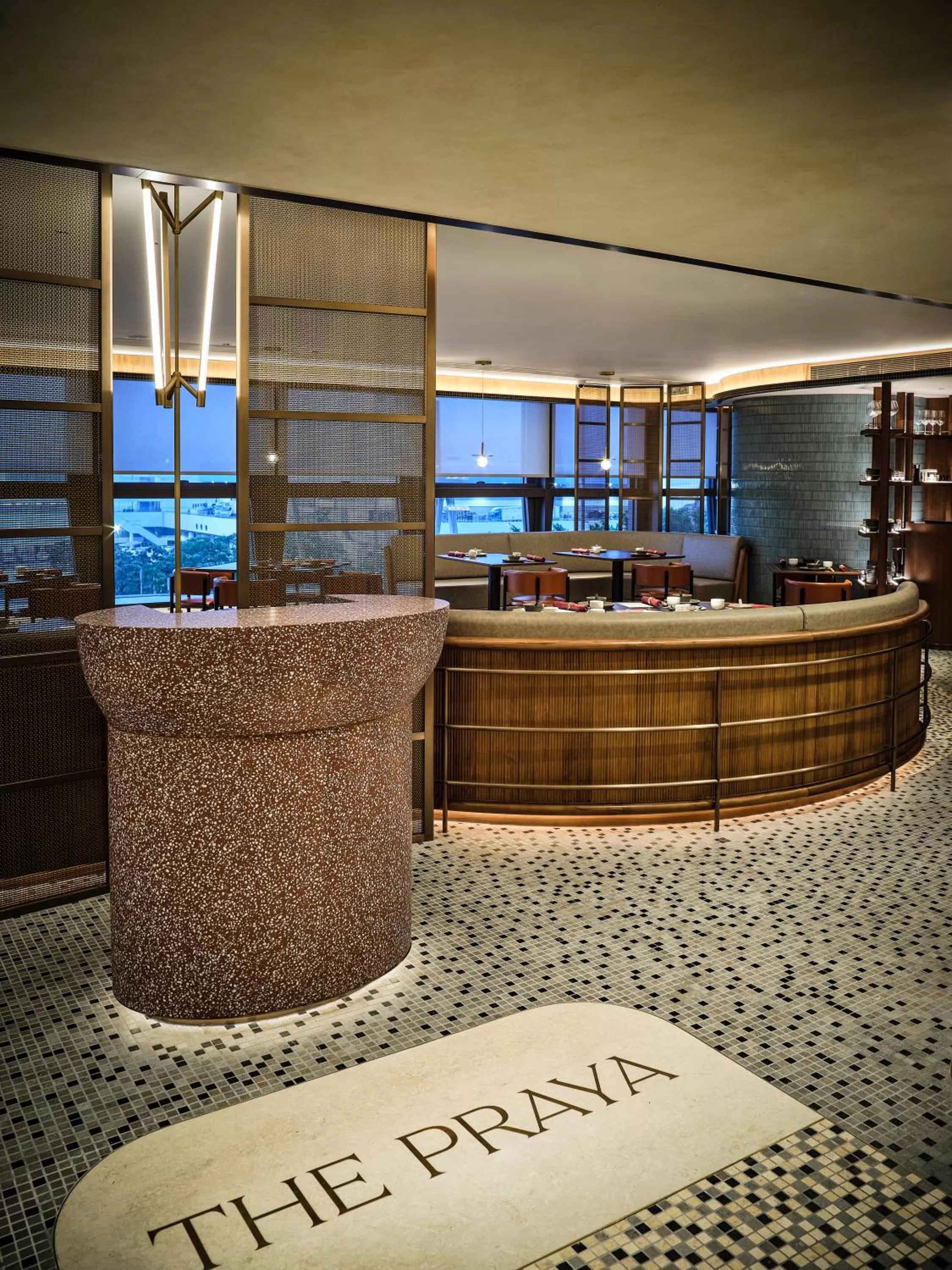 Restaurant/places to eat in Oasis Aurum 181 Hotel