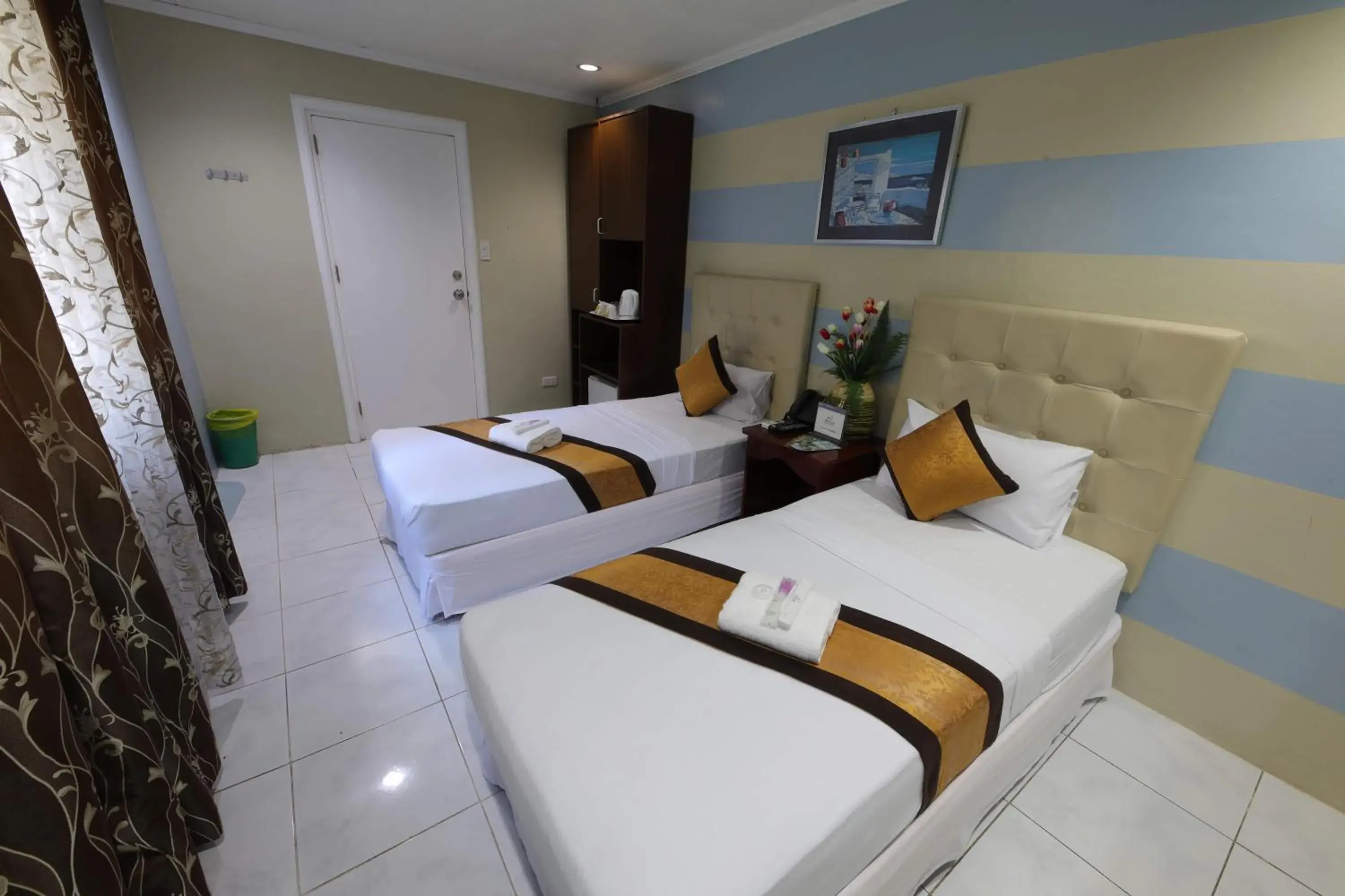 Bedroom, Bed in Loreland Farm Resort