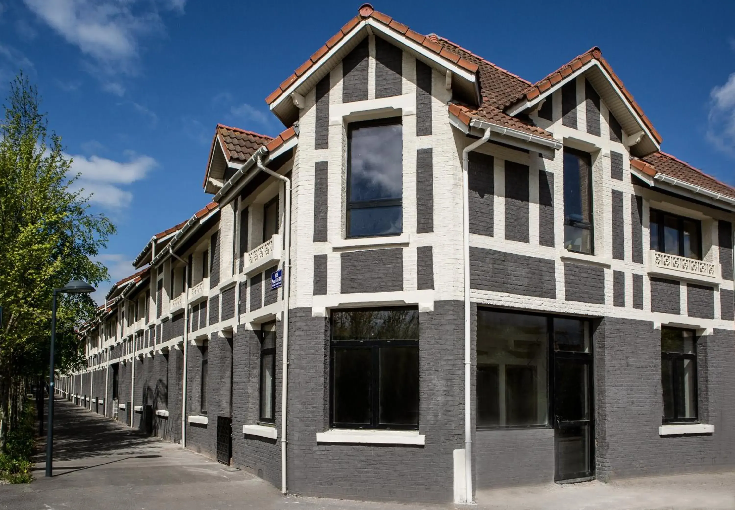 Facade/entrance in Hôtel Louvre-Lens - Esprit de France Facade/entrance in Hôtel Louvre-Lens - Esprit de France
