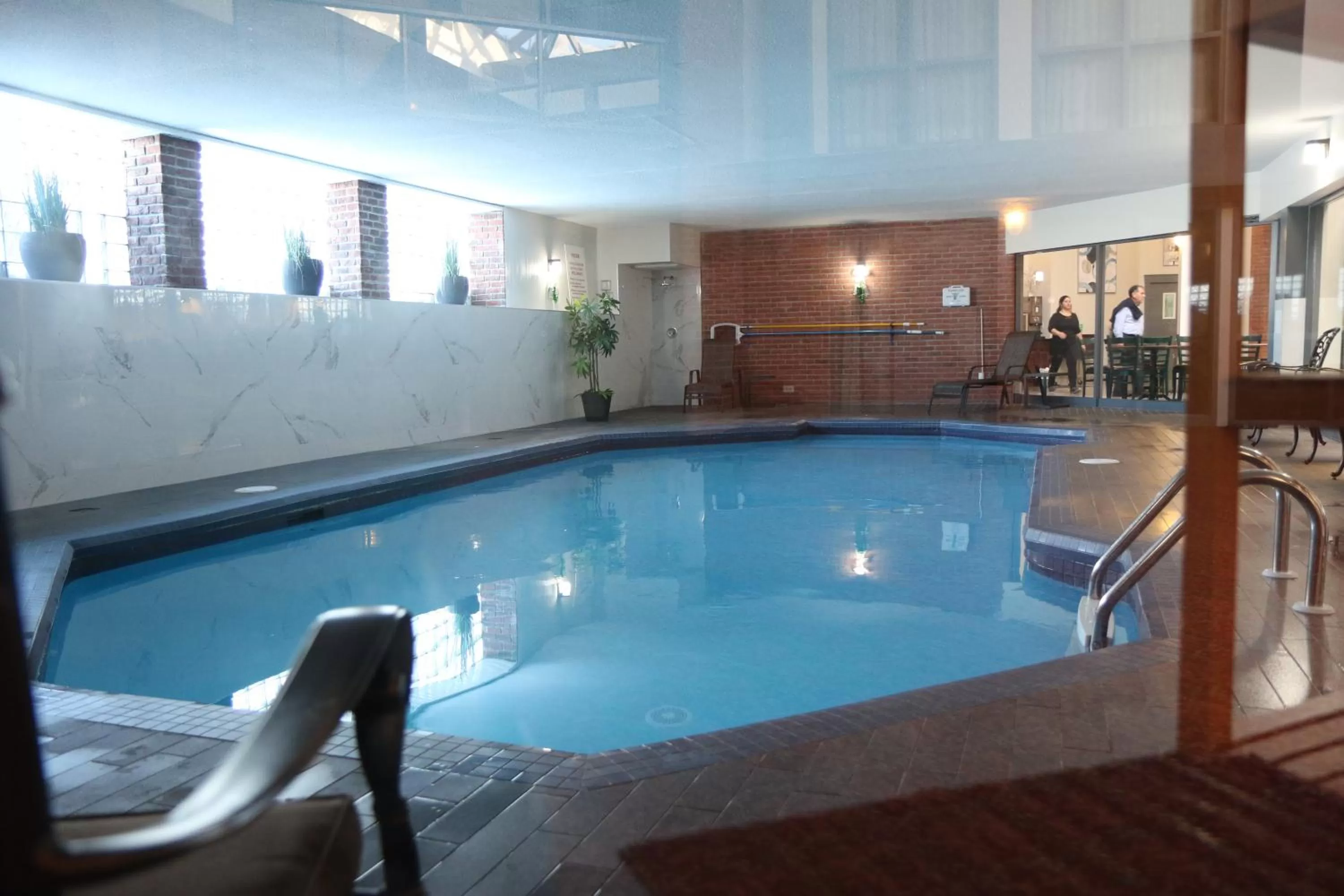 Swimming pool in Best Western Laval-Montreal & Conference Centre