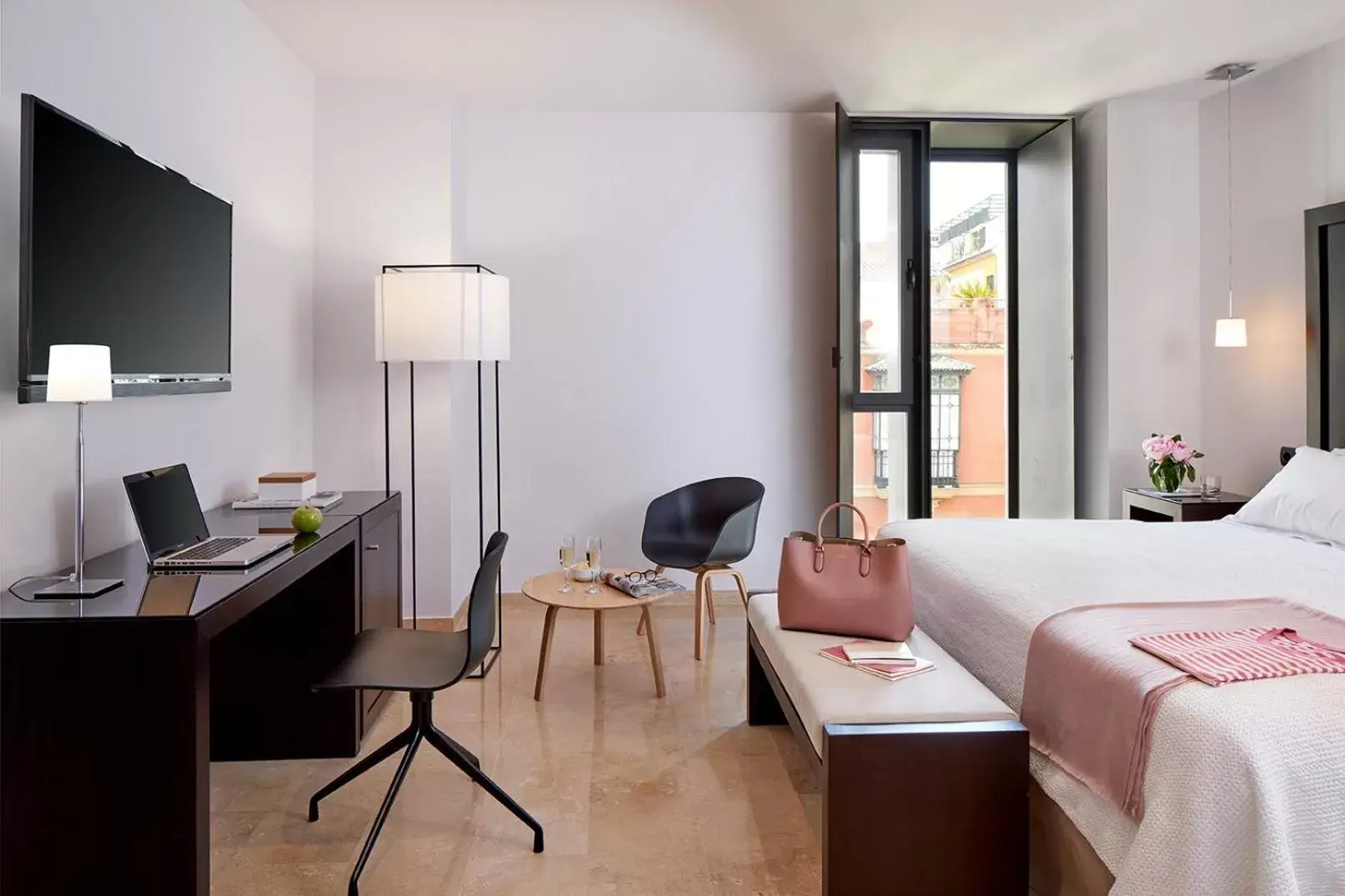 Bedroom, Seating Area in Hotel Rey Alfonso X