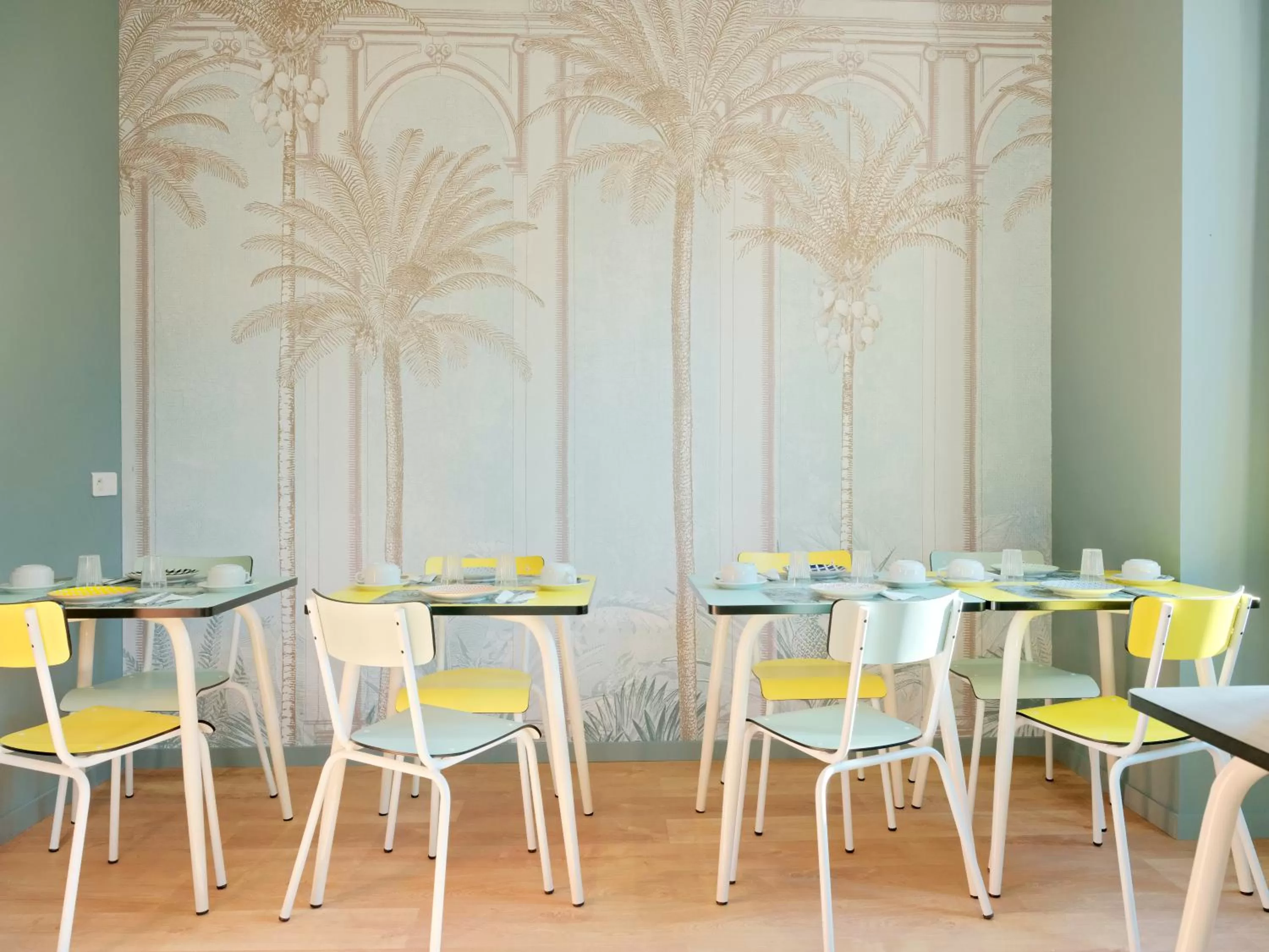 Breakfast in Hotel Lemon