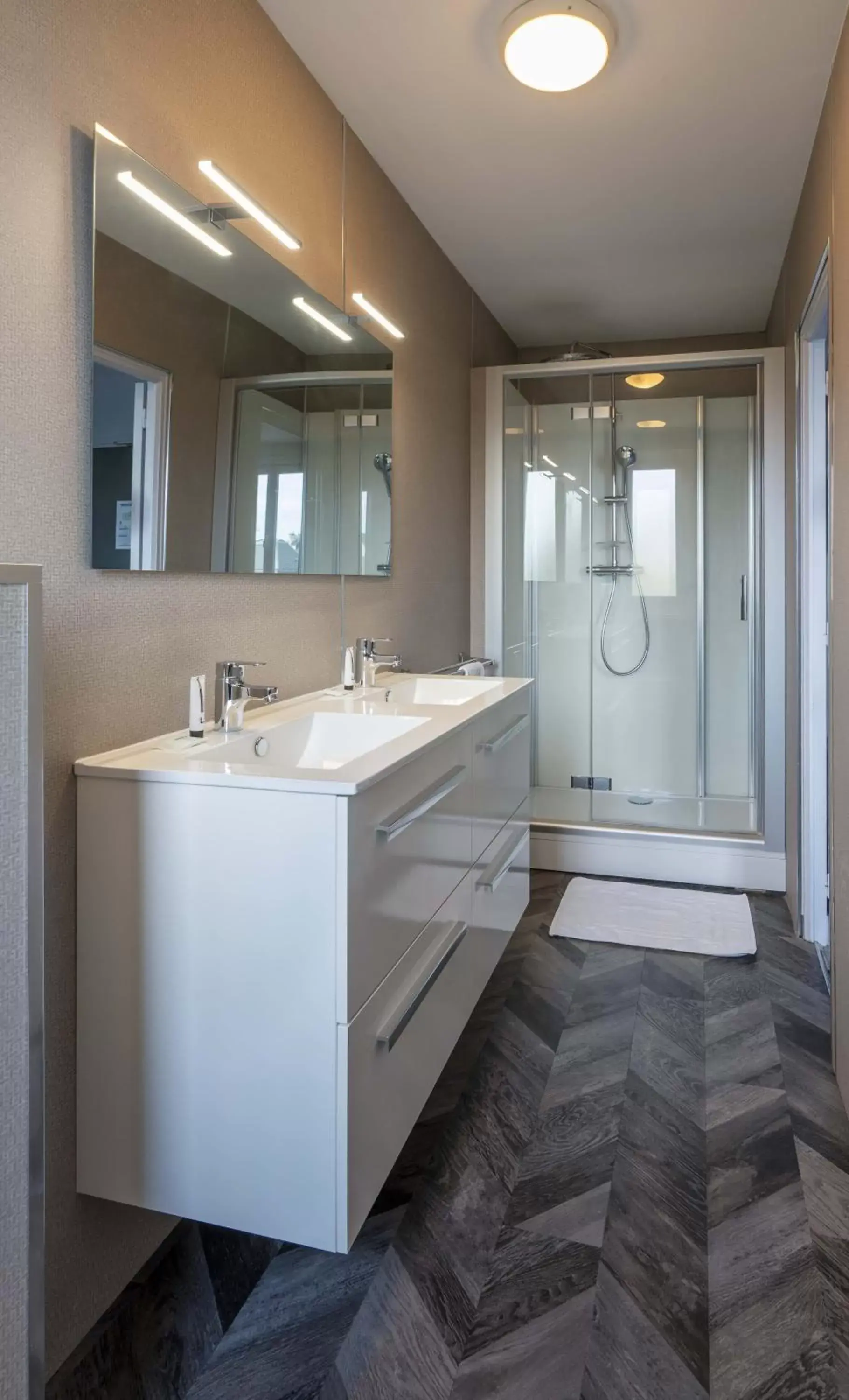 Bathroom in Hôtel du Musée