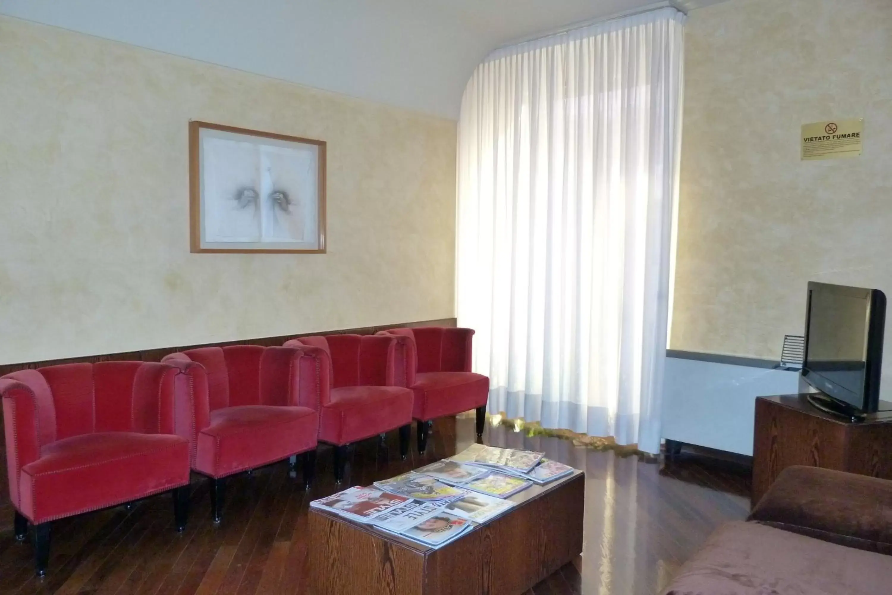 Lobby or reception in Hotel Centrale Byron Lobby or reception in Hotel Centrale Byron