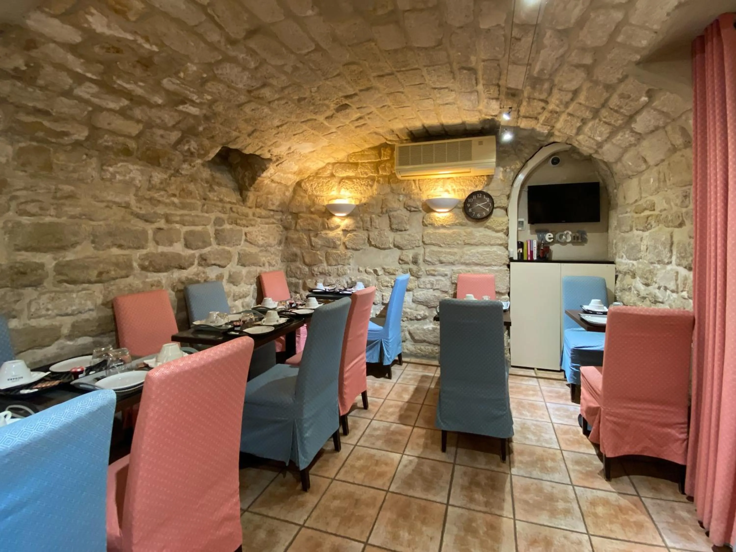 Breakfast in Austin's Saint Lazare Hotel