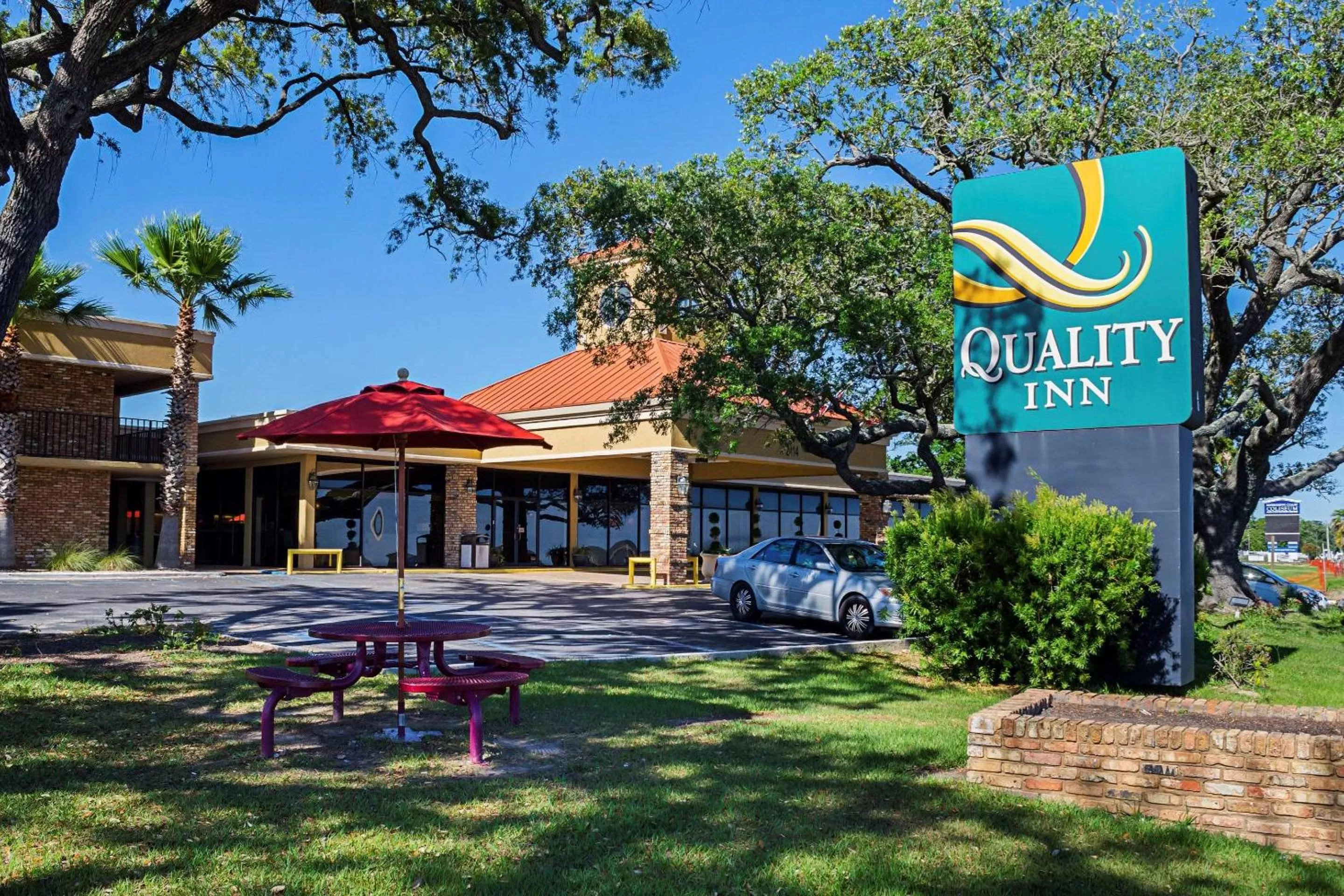 Property building in Quality Inn Biloxi Beach