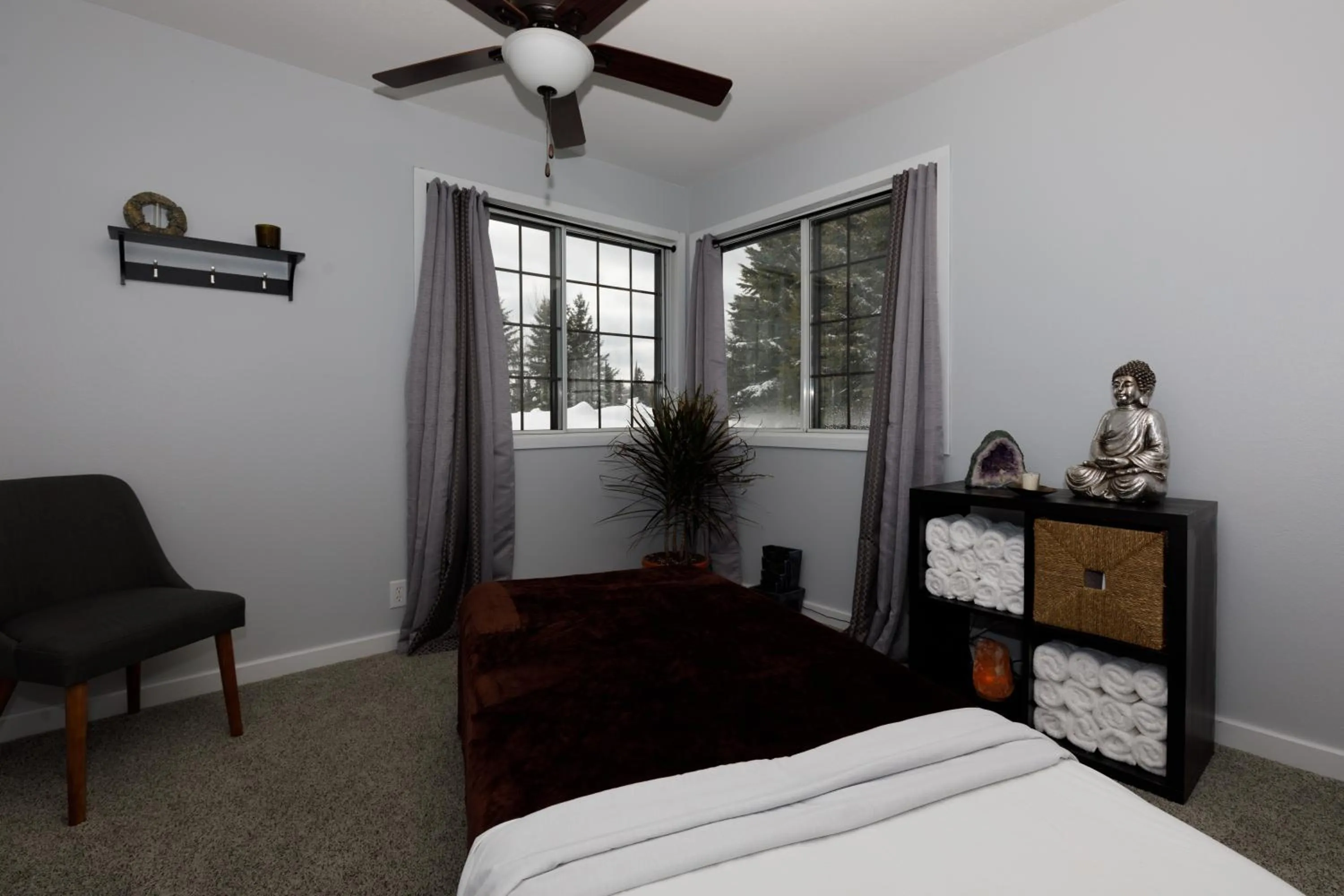 Massage, Bed in Mountain Inn at Lutsen