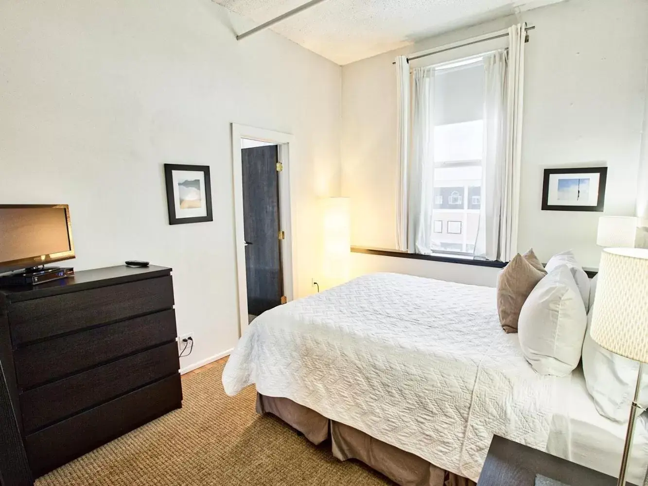 Quadruple Room in The Haus On Mirror Lake Quadruple Room in The Haus On Mirror Lake